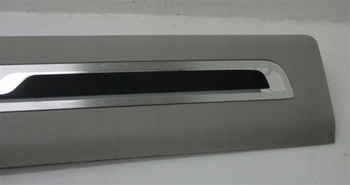 LISTWA PROGOWA LED PRAWA VW TIGUAN II R-LINE Typ samochodu Samochody osobowe