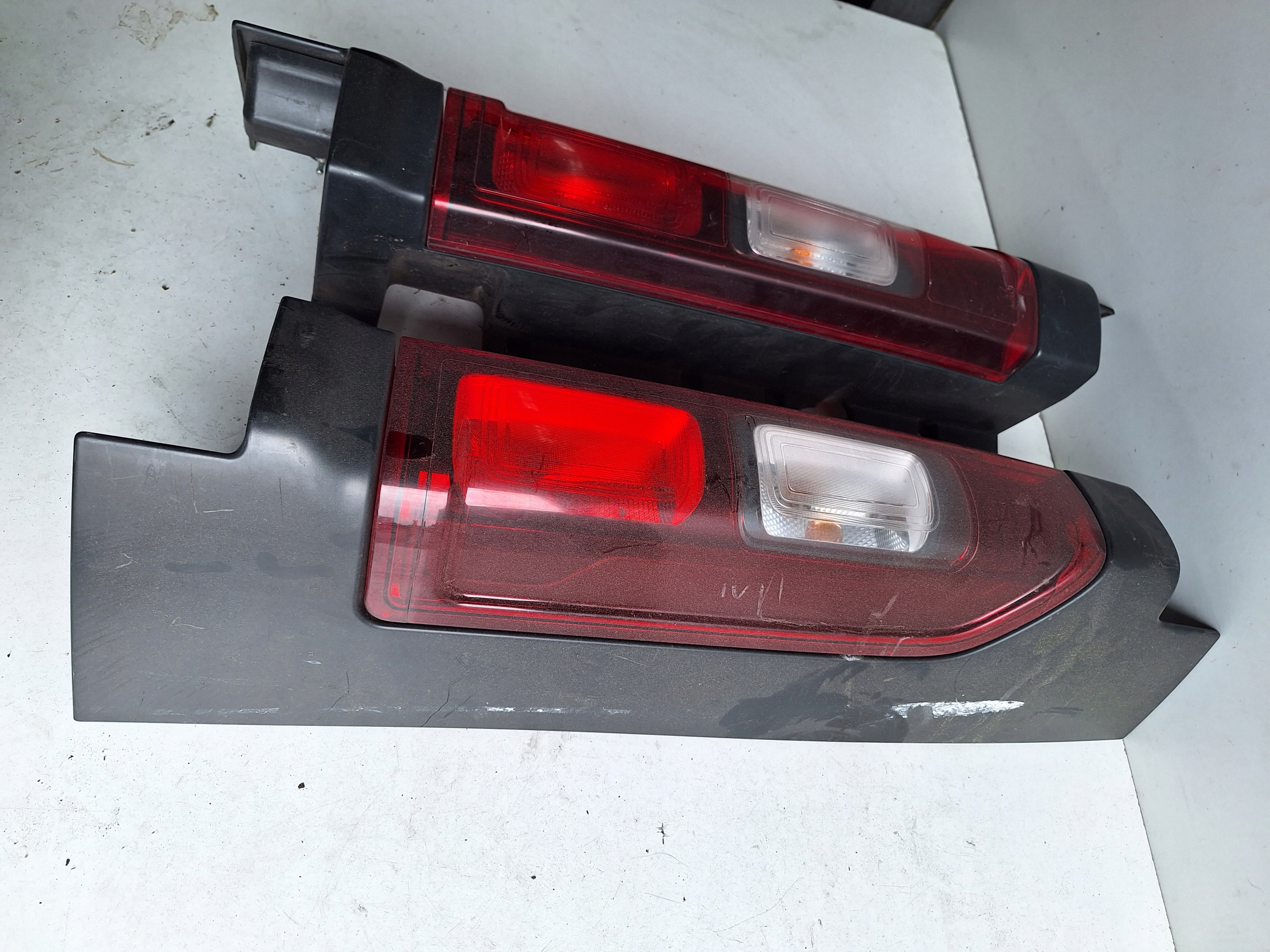 OPEL VIVARO B RENAULT TRAFIC III 14-19 light rear part left