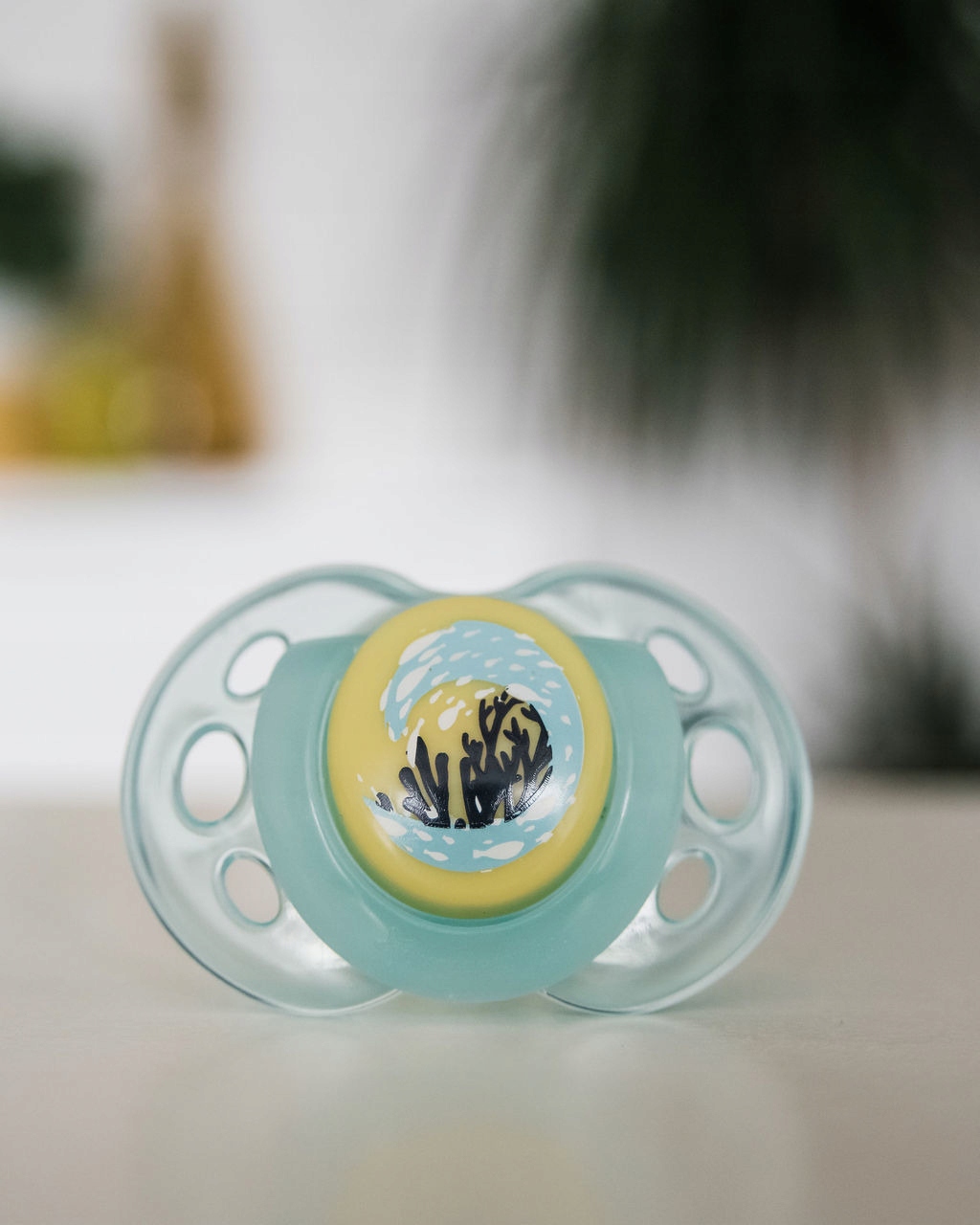 Tommee Tippee smoczek uspokajający 18-36m 2 szt. Informacje dodatkowe nie zawiera BPA świeci w ciemności