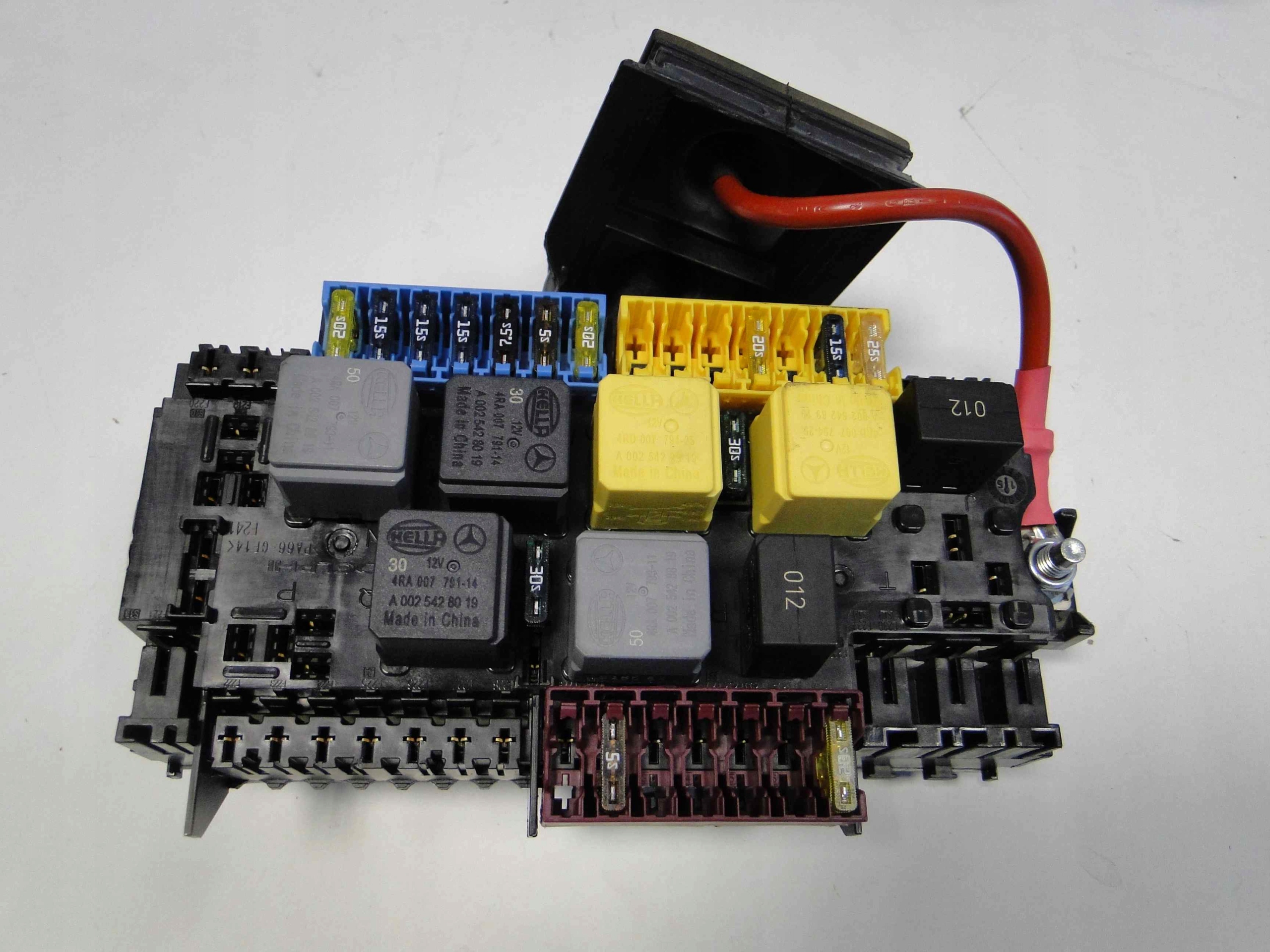 MERCEDES GLE 292 COUPE SKRZYNKA BEZPIECZNIKÓW Typ samochodu Samochody osobowe