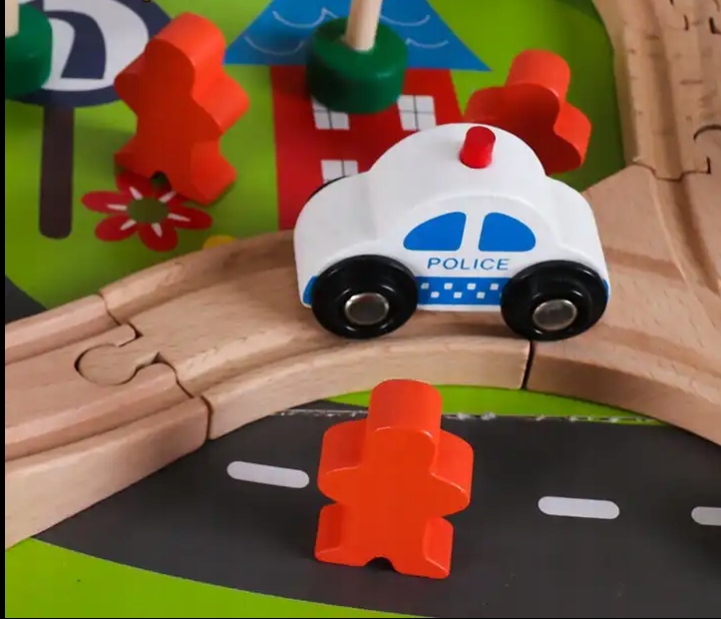 KOLEJKA DREWNIANA POCIĄG Z WAGONAMI + MIASTO I STÓŁ DO ZABAWY 90 elementów Rodzaj pojazdu zestawy drewniane