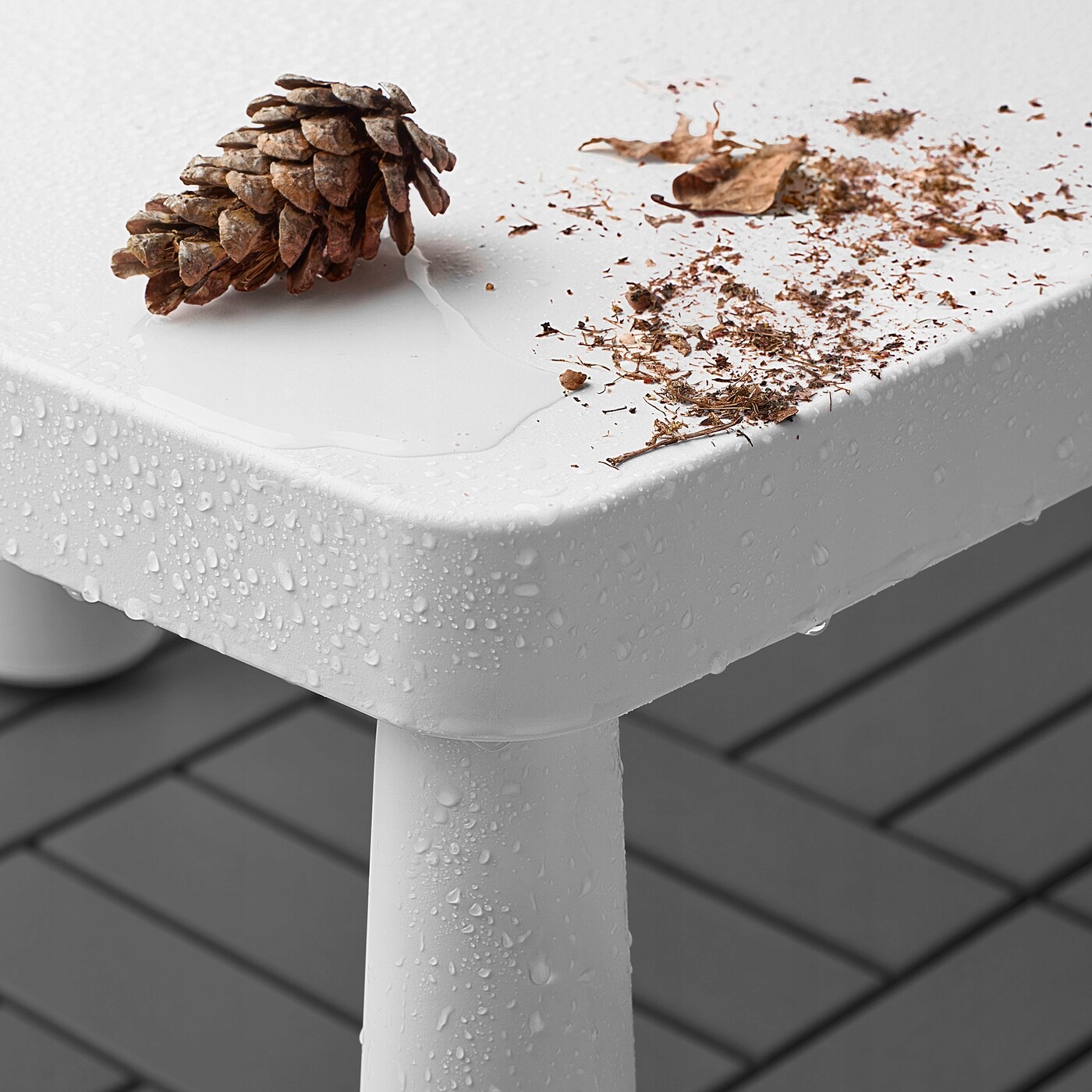 STOLIK DZIECIĘCY BIAŁY MOCNE TWORZYWO 77x55 cm IKEA MAMMUT Marka Ikea