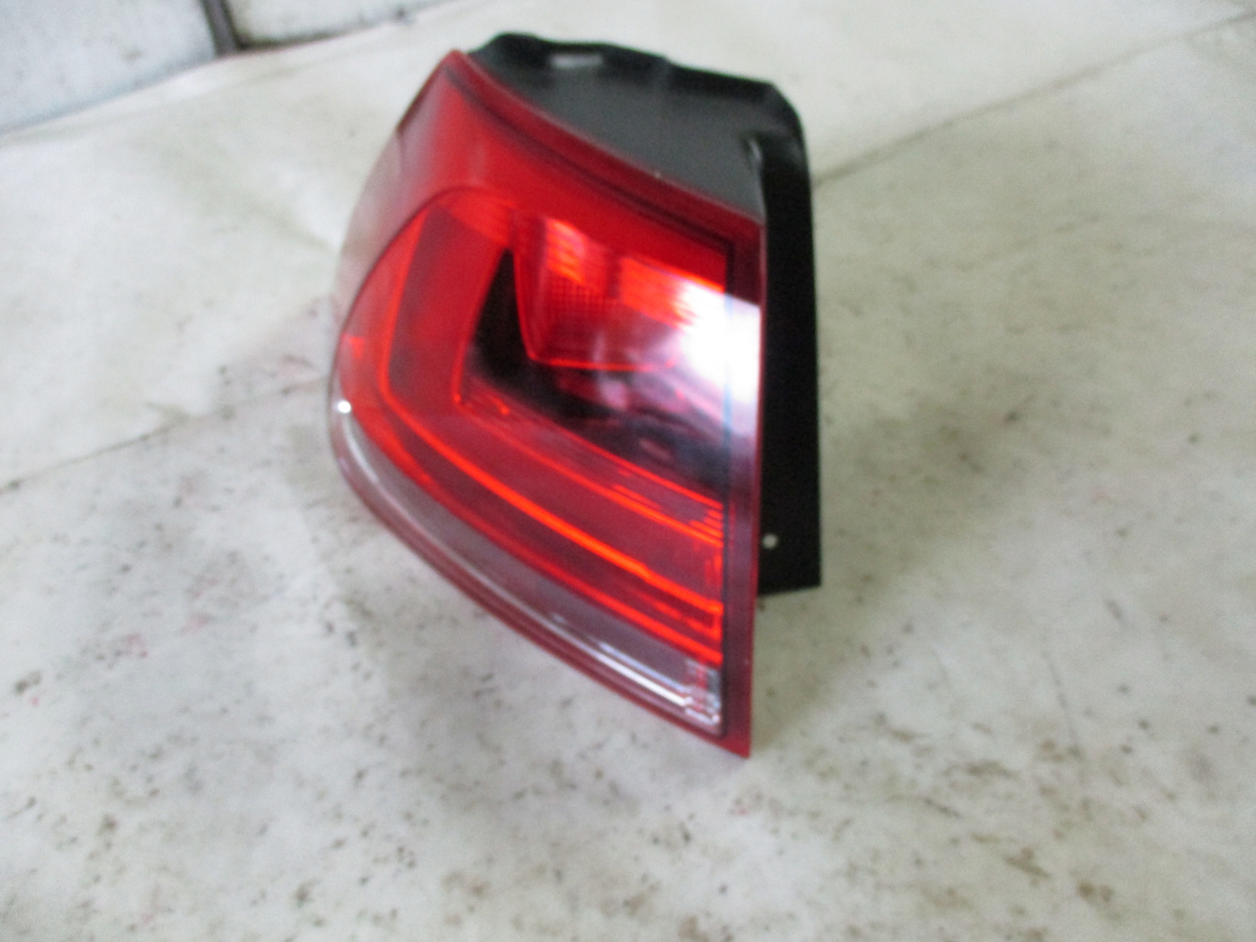 light left rear part rear VW Golf VII 5GM945095B