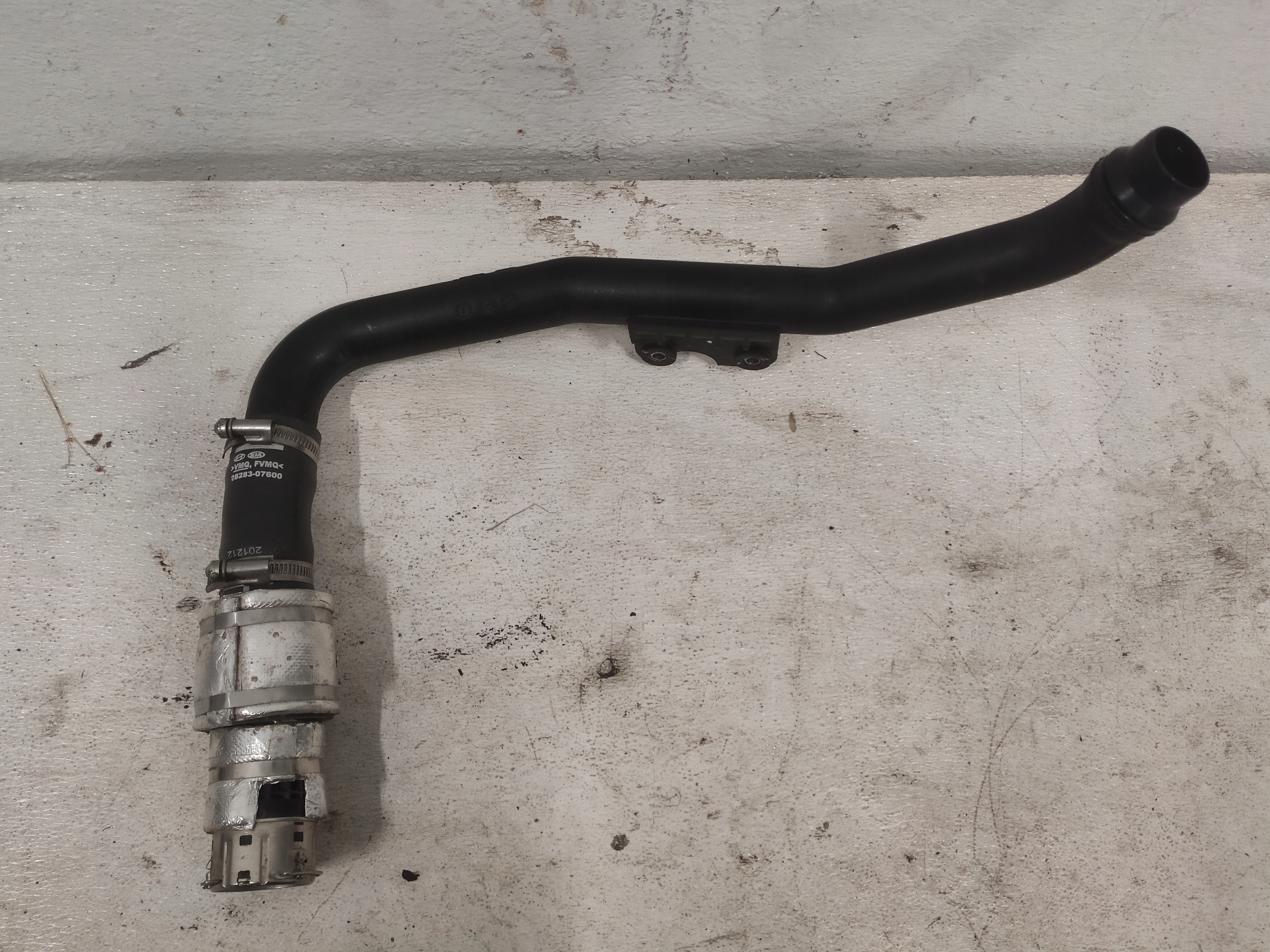 28282-07300 - HYUNDAI i20 III 2021 1,0 T турбо интеркулер труба