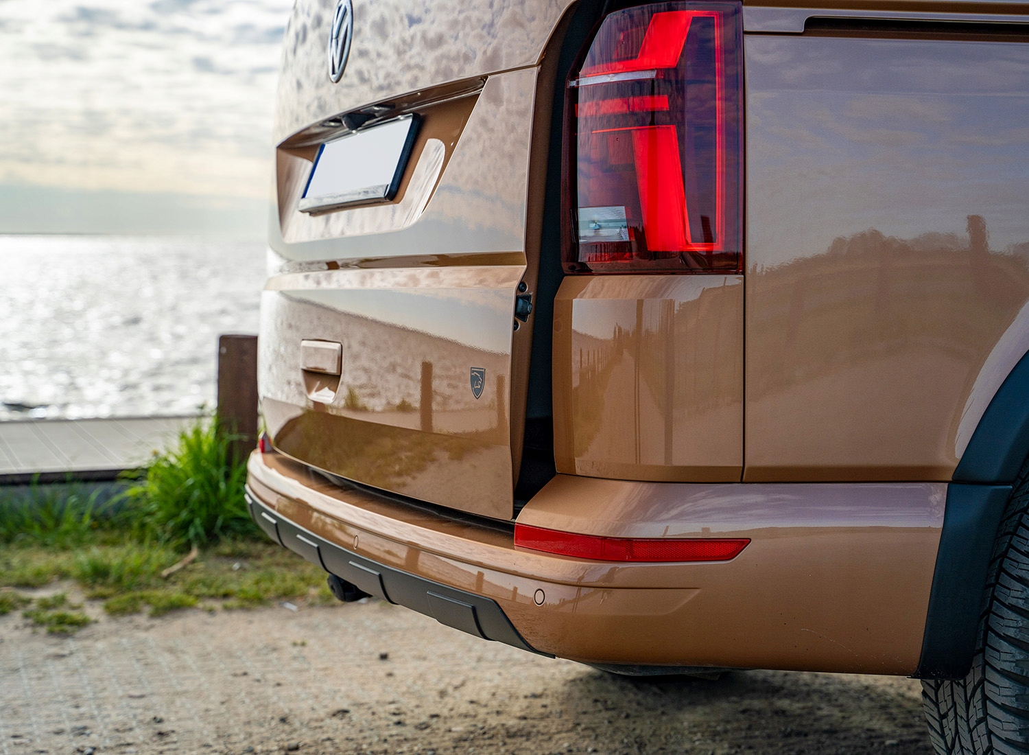 Przedłużka do zamka tylnej klapy VW T5 2003-2015 Producent części Omtec