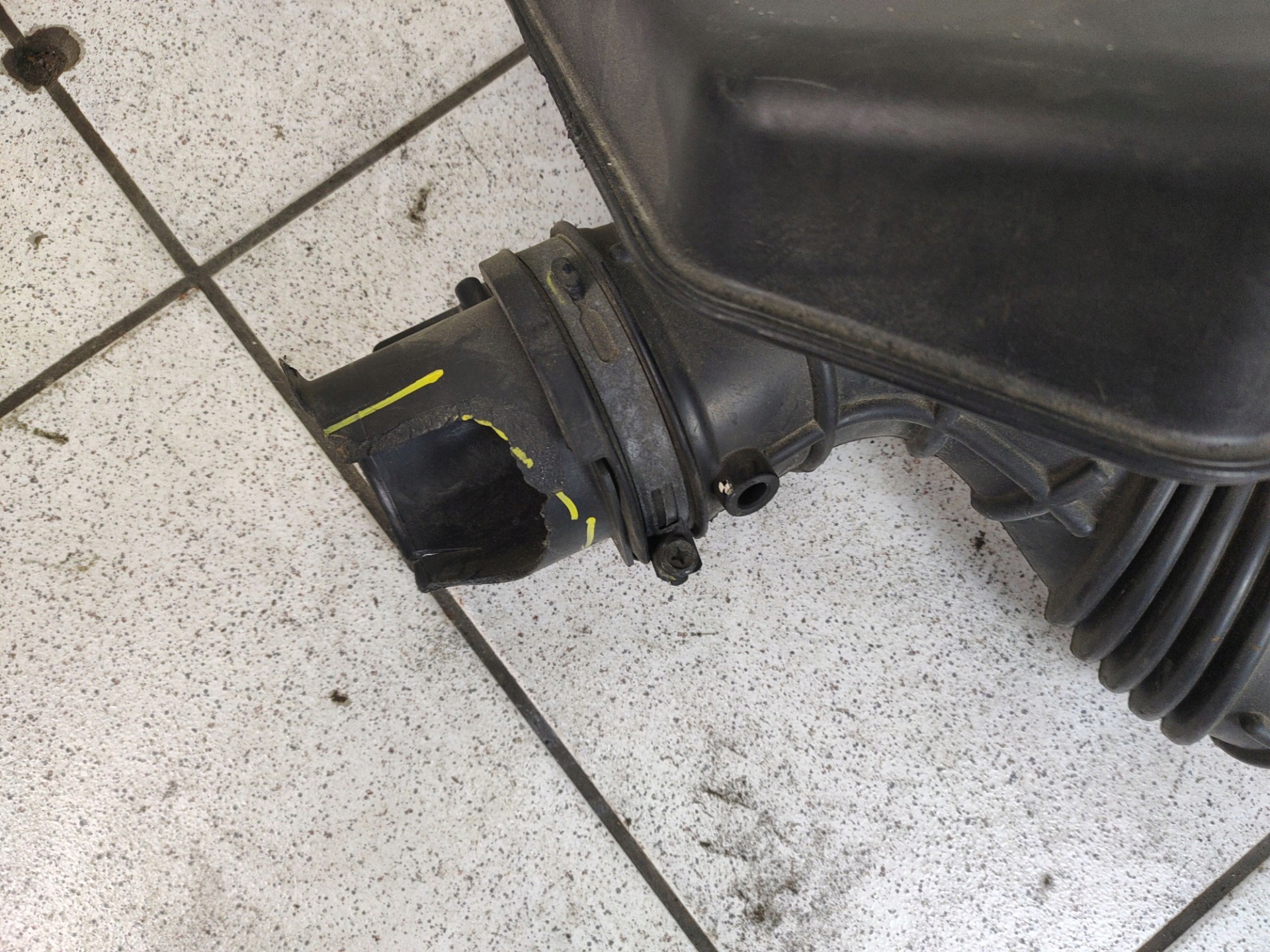 Rezonator of a filter, air Mazda CX-9 2nd facelift (2012 - 2016)