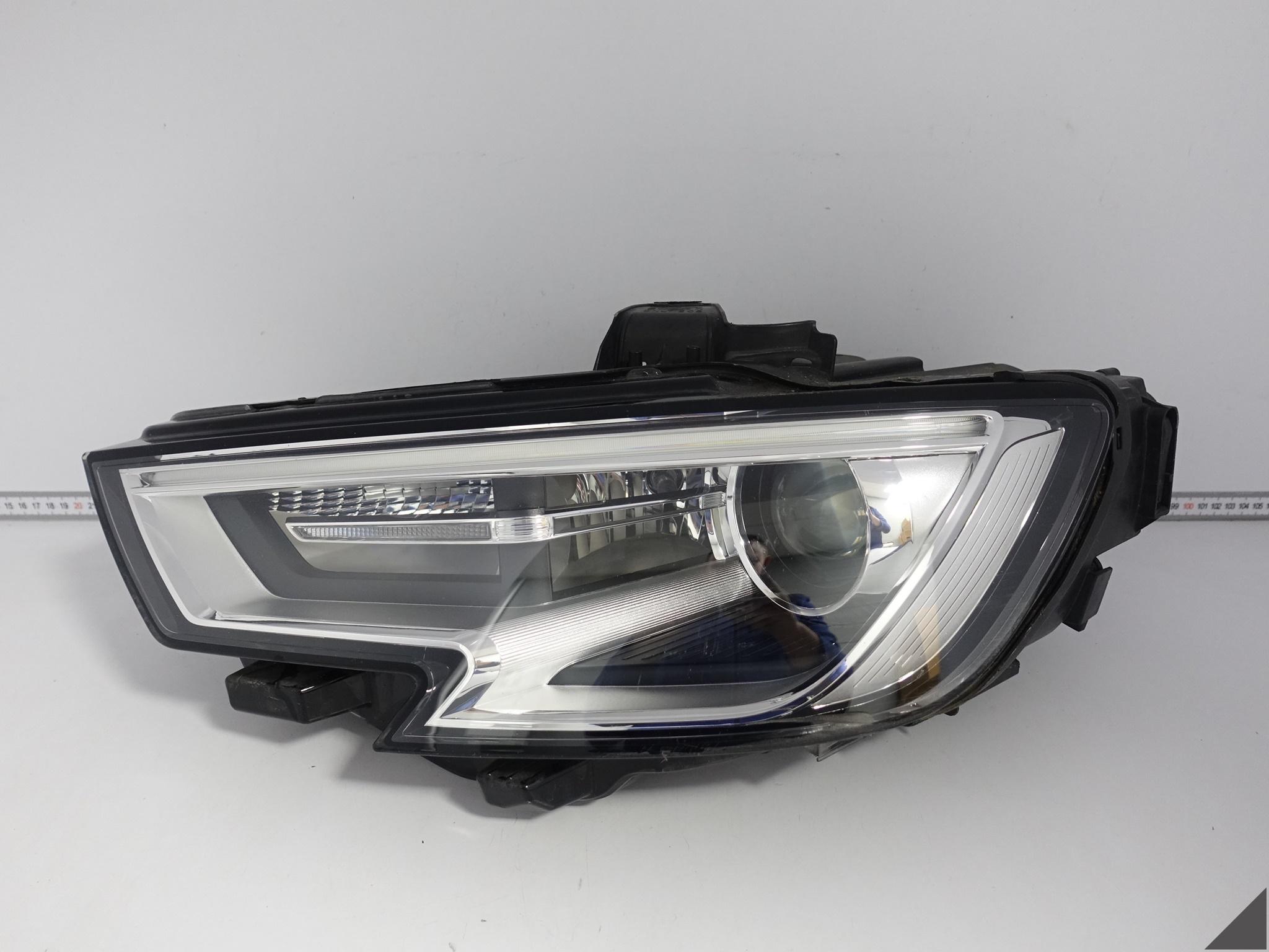 AUDI A3 S3 8V0 LIFT 16-20 XENON + LED light left front EUROPA