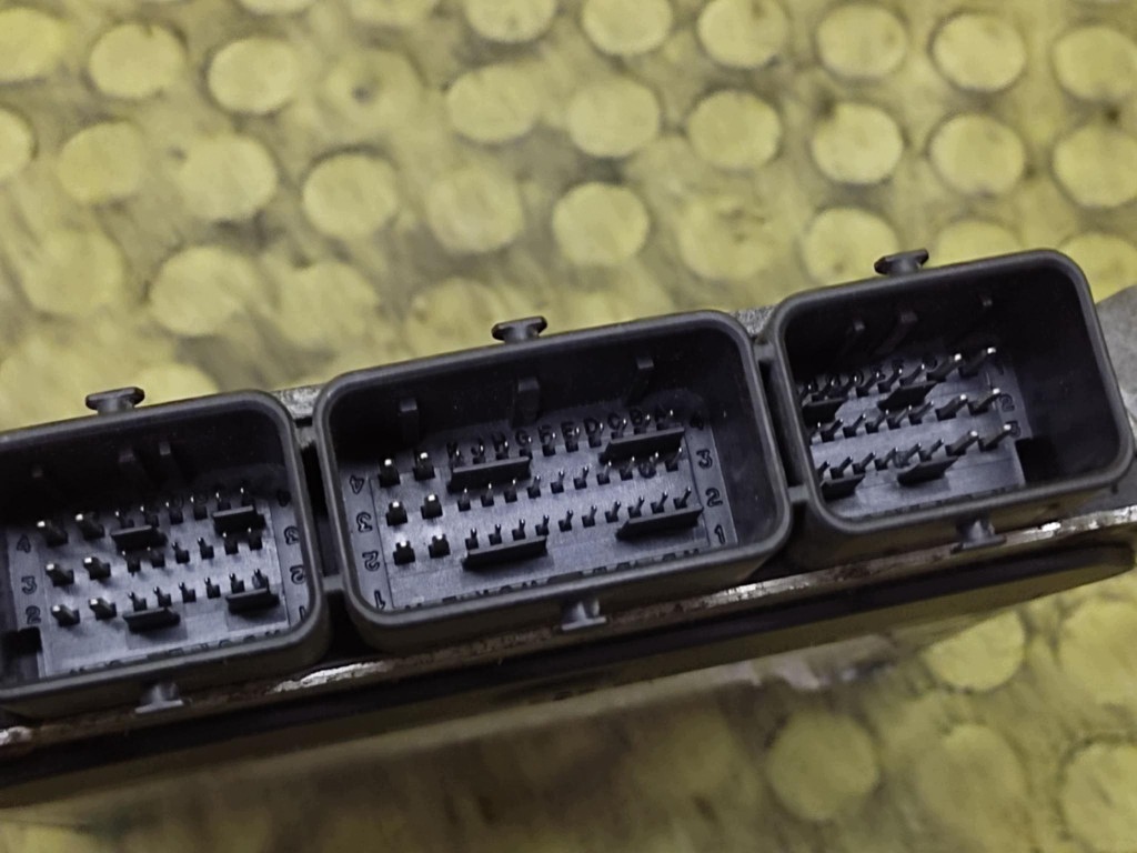 PEUGEOT 206 CC control unit of the engine 9645214980