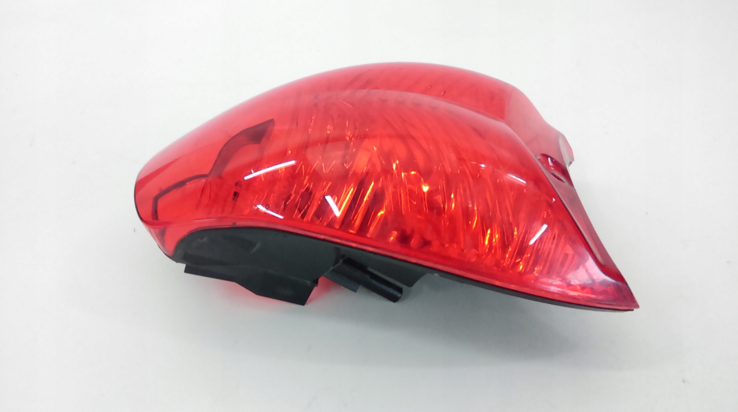 76UYHJGHFBV - BMW R 1150 R задний фонарь