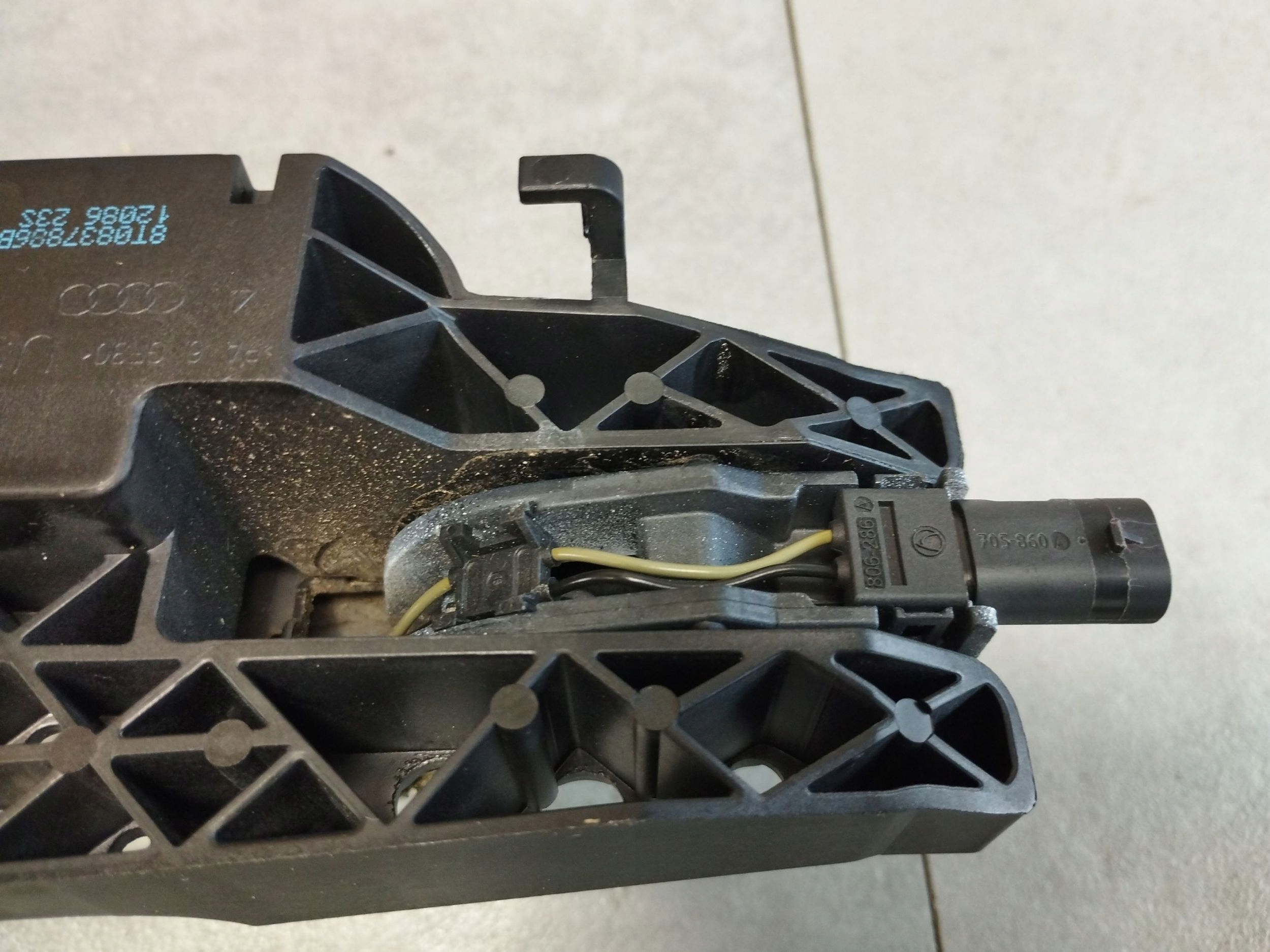 Audi A5 Sportback 8TA handle right rear part 8T0837886B LS9R