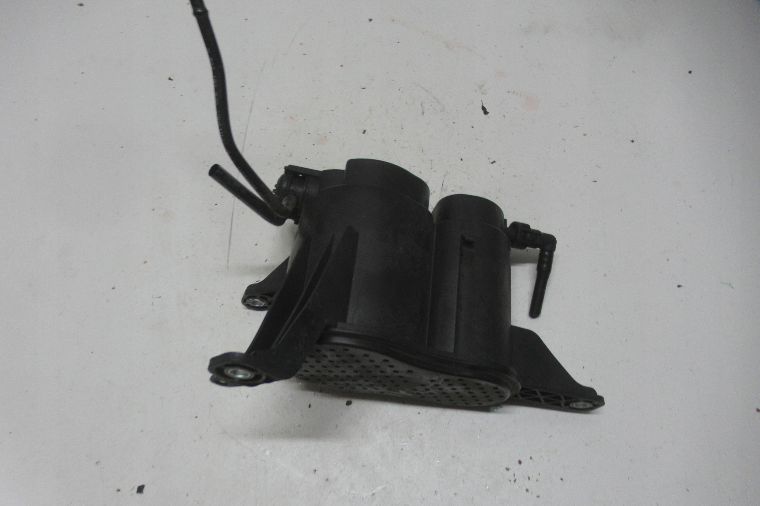 AUDI A4 B8 FL 2.0 TFSI 14R carbon filter 8K0201799G