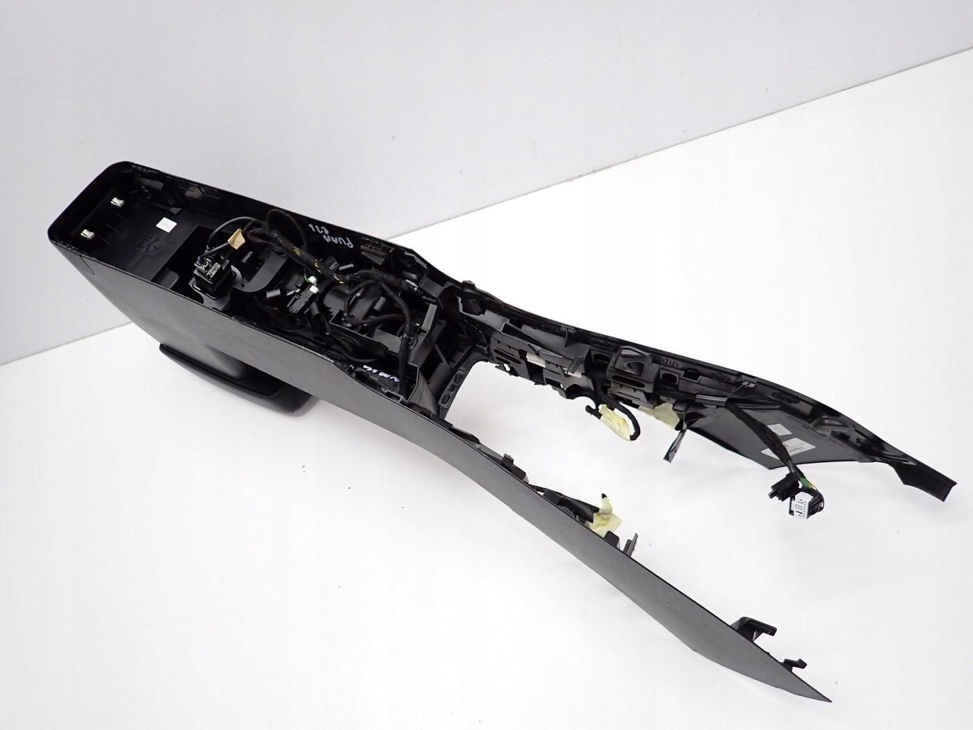 тунель подлокотник европа оригинал H1BB-A045M62-C FORD PUMA II MK2 22R