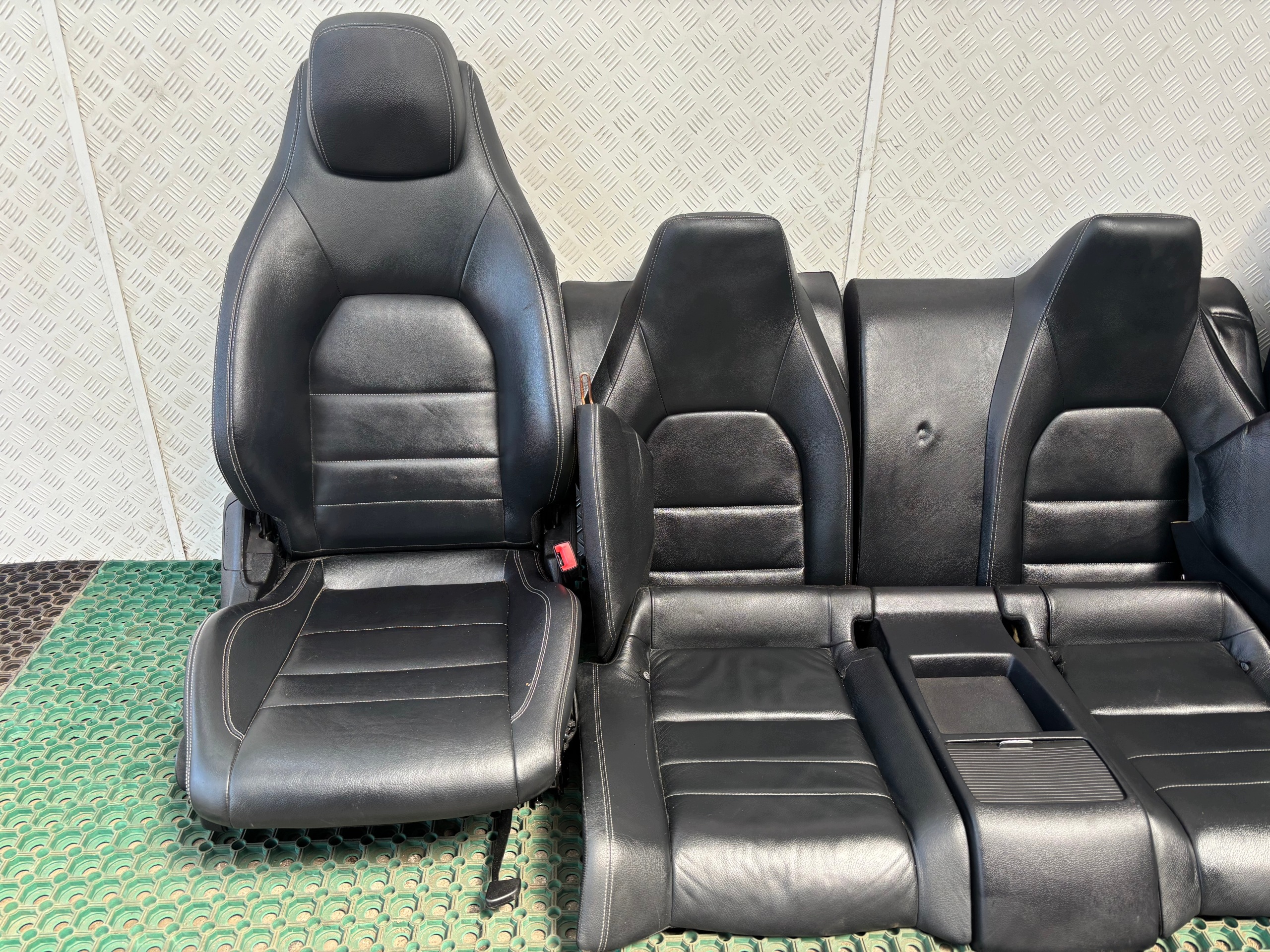 MERCEDES E-KLASA W207 COUPE seats front seat side upholstery leather