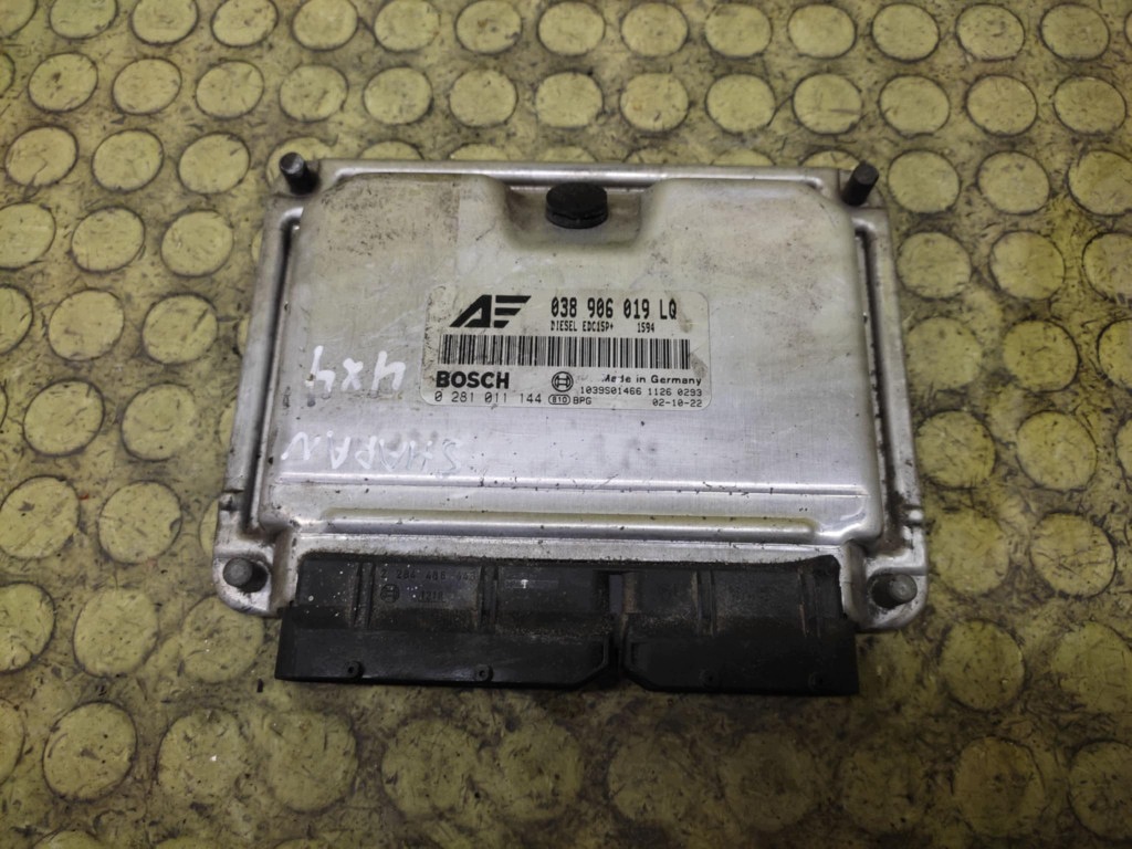 VW SHARAN et unité de commande électronique uce moteur 0281011144