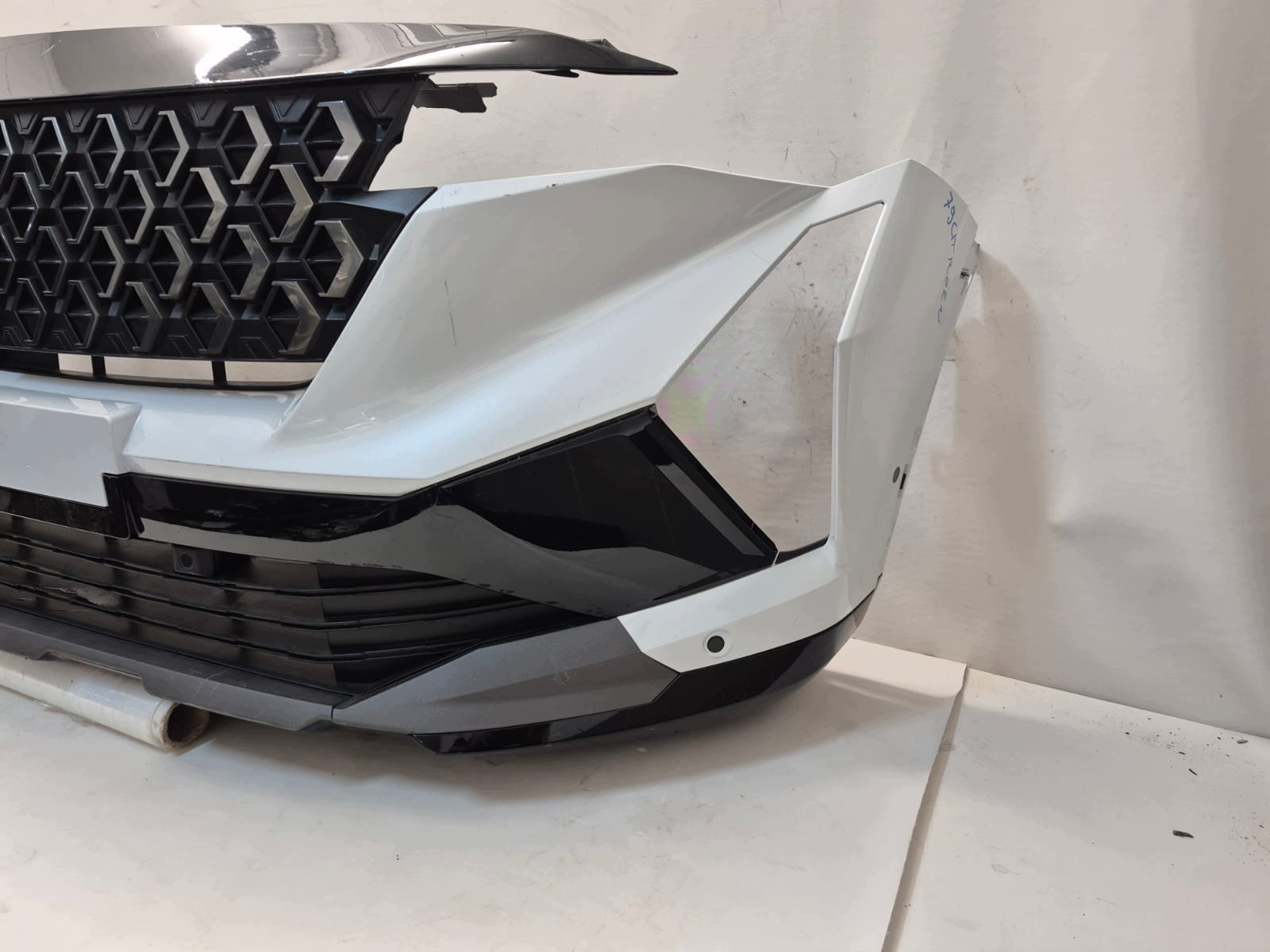 RENAULT AUSTRAL LIFT 25- bumper front front 622541297R