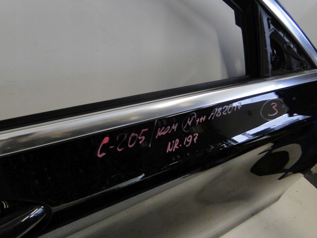 MERCEDES C KLASA W 205 DRZWI PRAWE PRZEDNIE TYLNE Jakość części (zgodnie z GVO) O - oryginał z logo producenta pojazdu (OE)