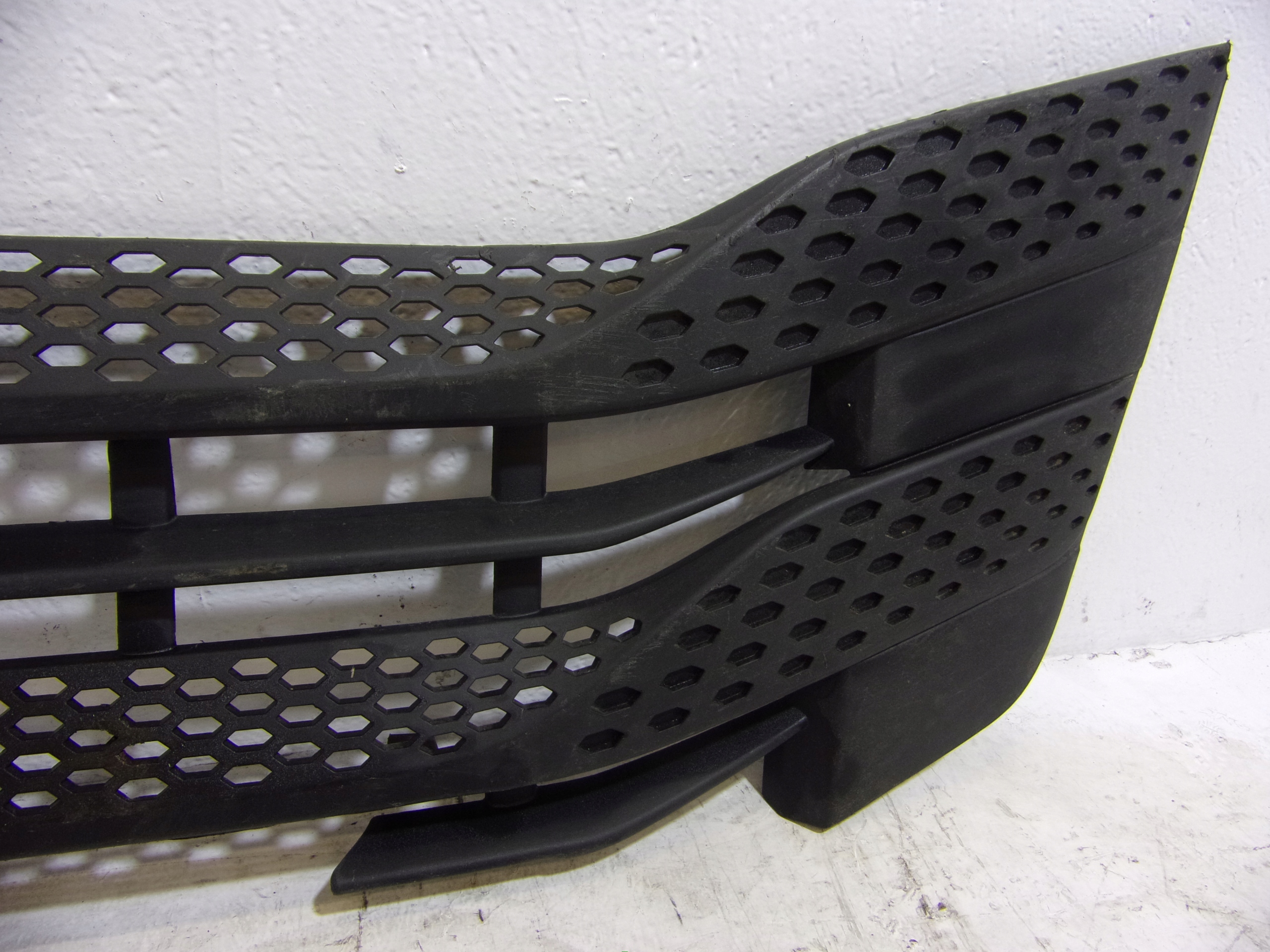 Grill Grill IVECO STRALIS 5802401392