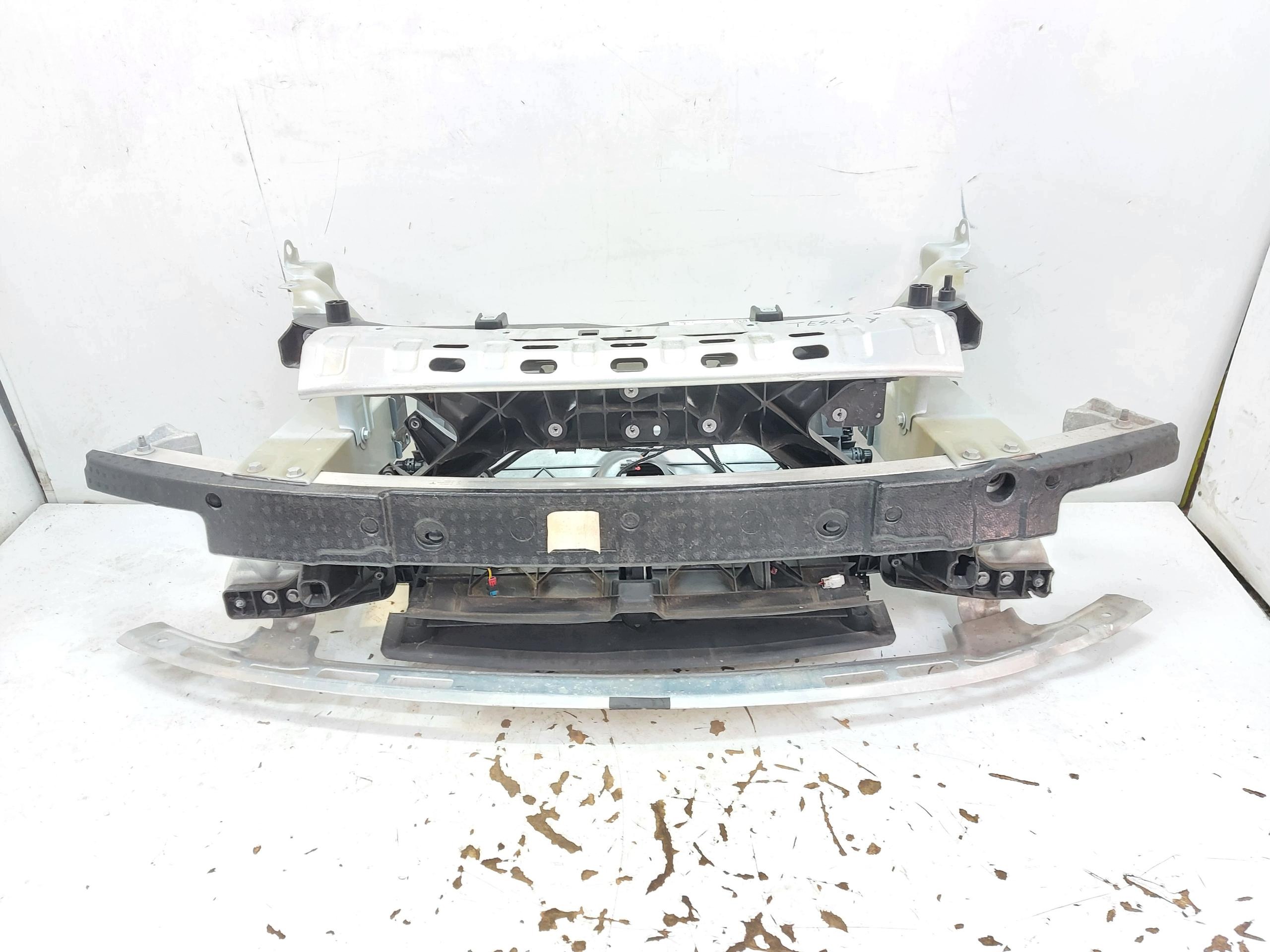 TESLA MODEL Y 2024r, support panel for radiators radiator KOMPLET 1660012-99-C-JLK01