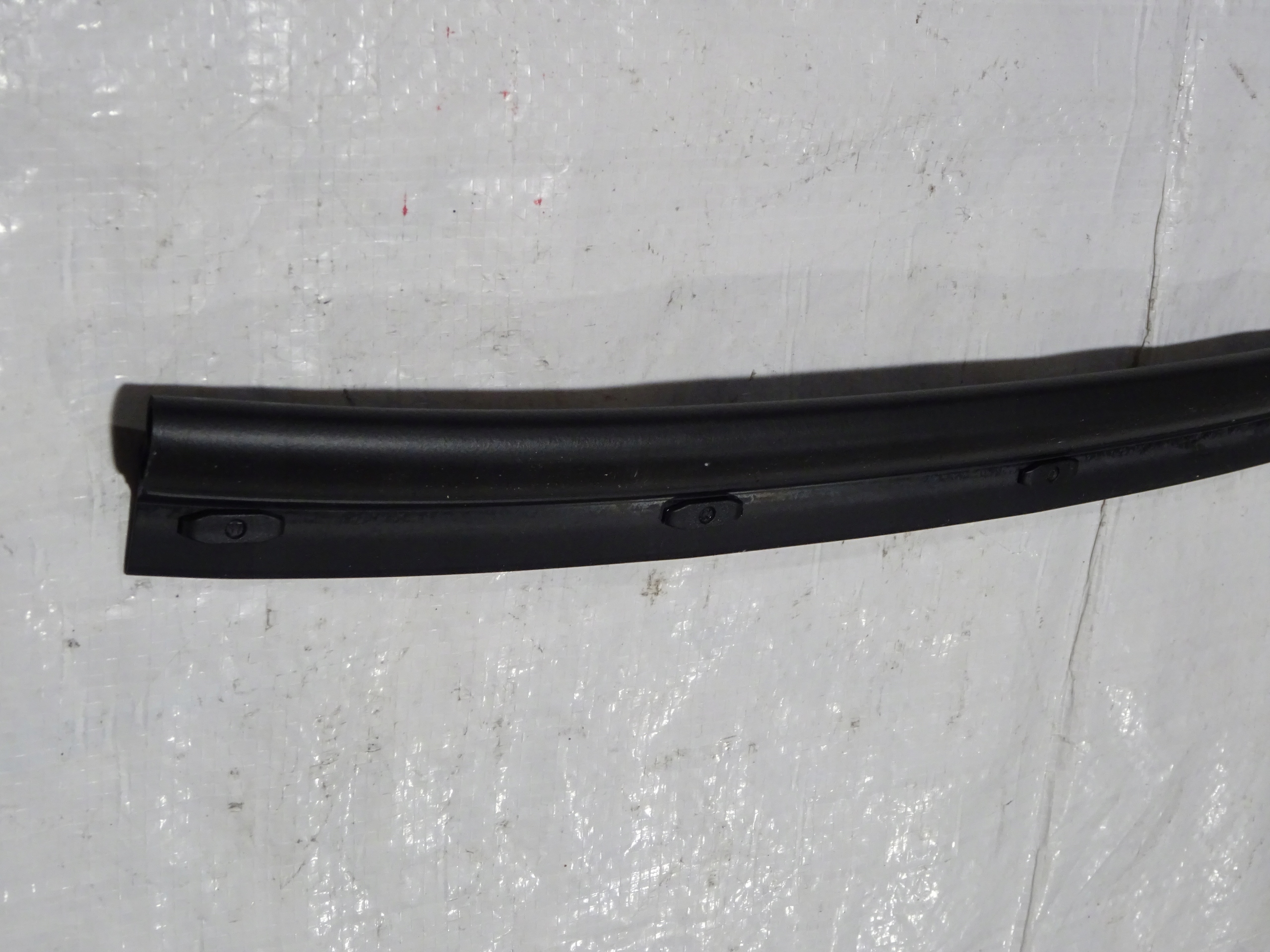 USZCZELKA GUMA MASKI PRZÓD LEWA PRAWA AUDI A5 Q5 Numer katalogowy części USZCZELKA GUMA MASKI PRZÓD LEWA PRAWA AUDI A5 Q5 8T0823126D