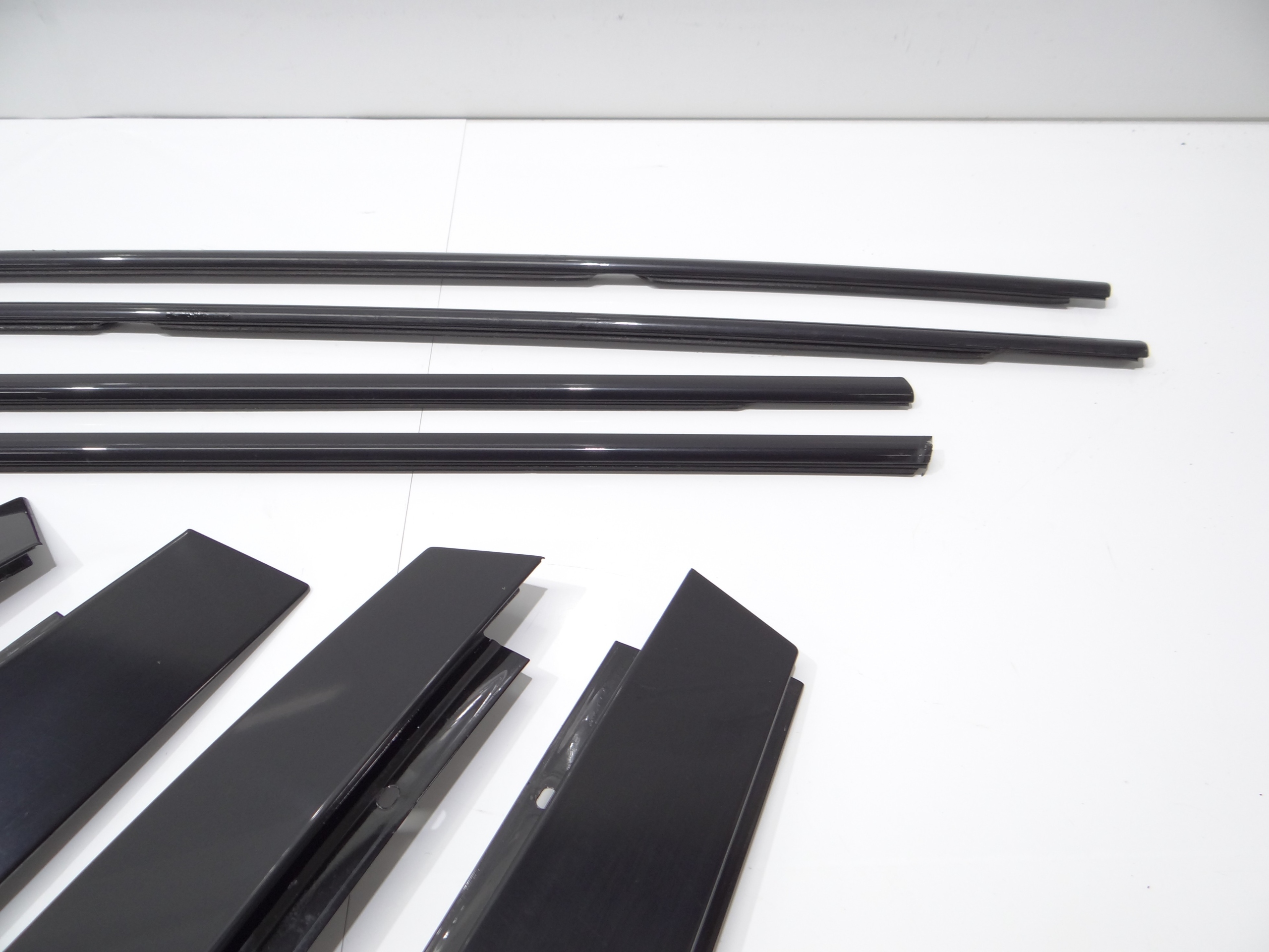 mouldings SHADOW LINE BMW X1 E84