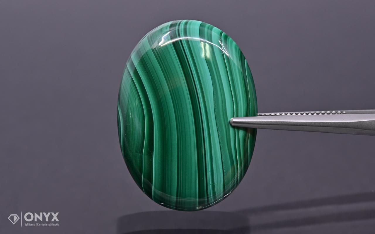 Malachit kabošon ovál 30x22 mm