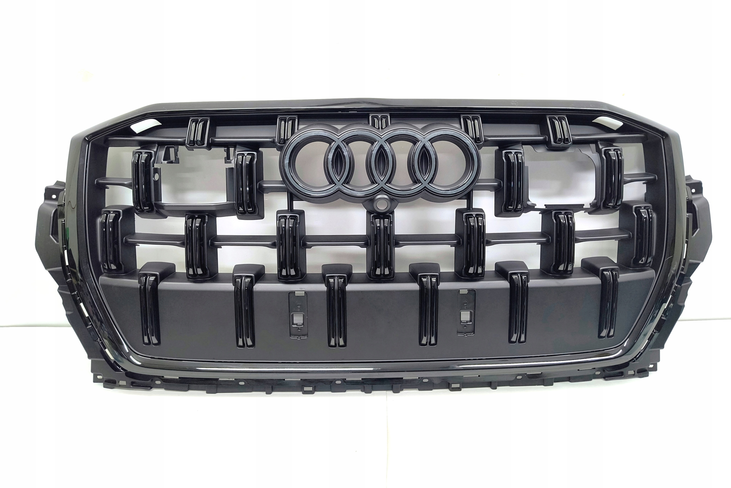 РЕШІТКА РАДІАТОРА Q7m 2024r ОСНОВНИЙ ЧОРНИЙ МАТ ПІД RADARm0853651be