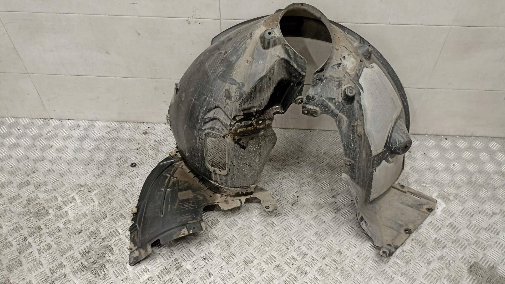 MINI F57 mudguard cover right front 7387858 7391332