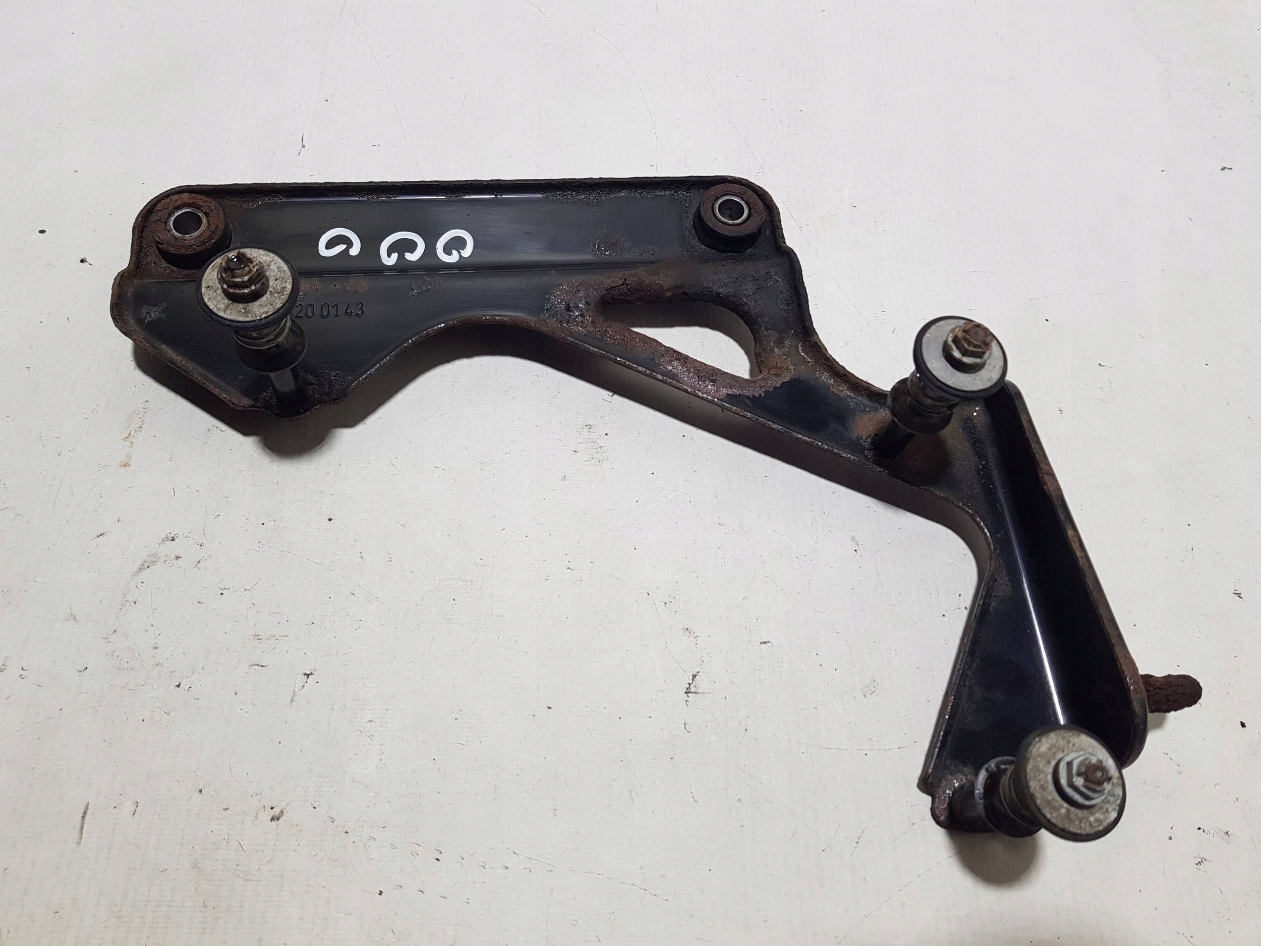 bracket KOMPRESORA AIRMATIC SPREZARKI MERCEDES W212 CLS W218