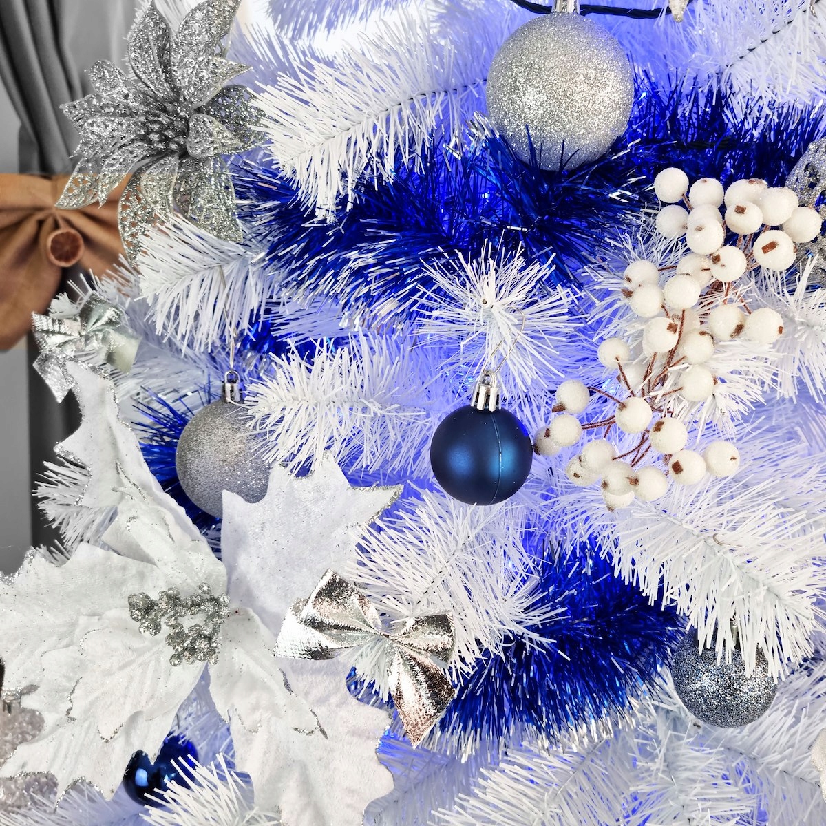 BOMBKI CHOINKOWE ZESTAW BOMBEK NA CHOINKĘ 30x ŚWIĄTECZNE OZDOBY NIETŁUKĄCE Marka Springos