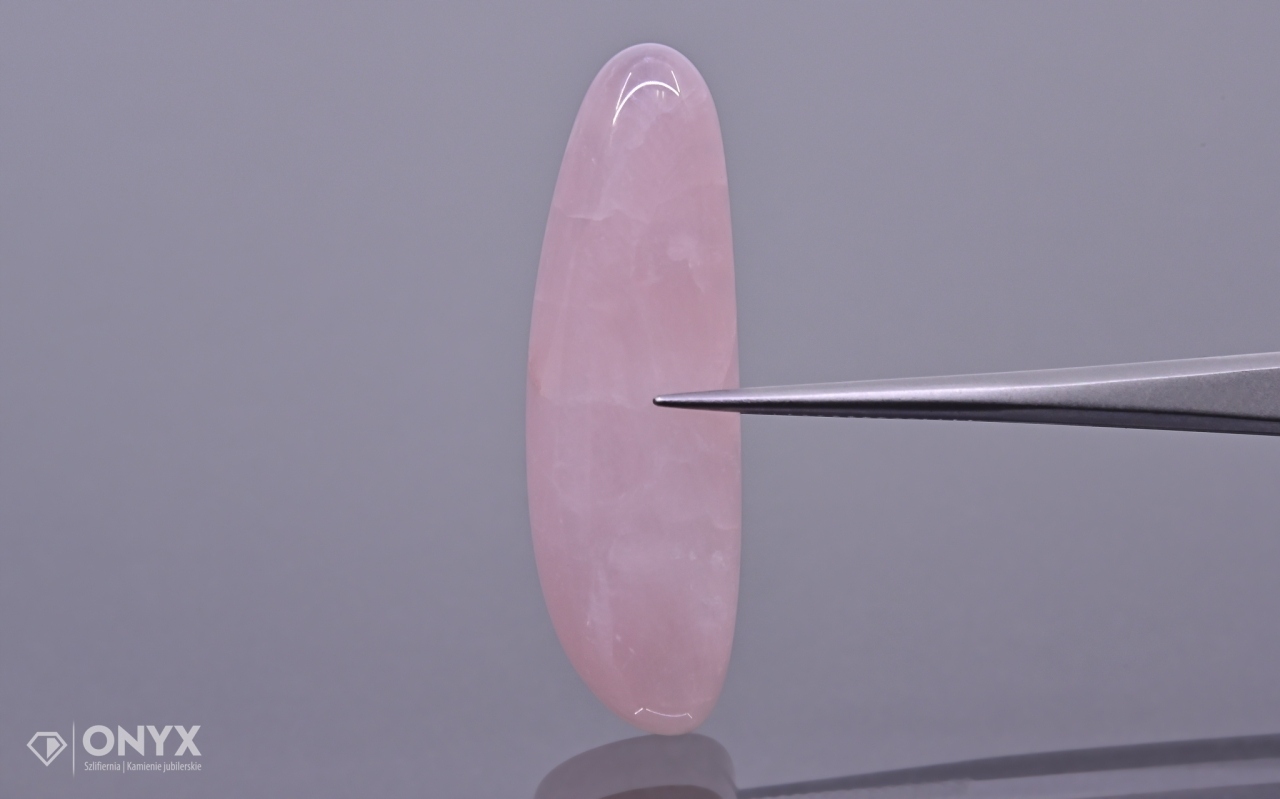 Křemen růžový konvexní nepravidelná deska 38x12 mm