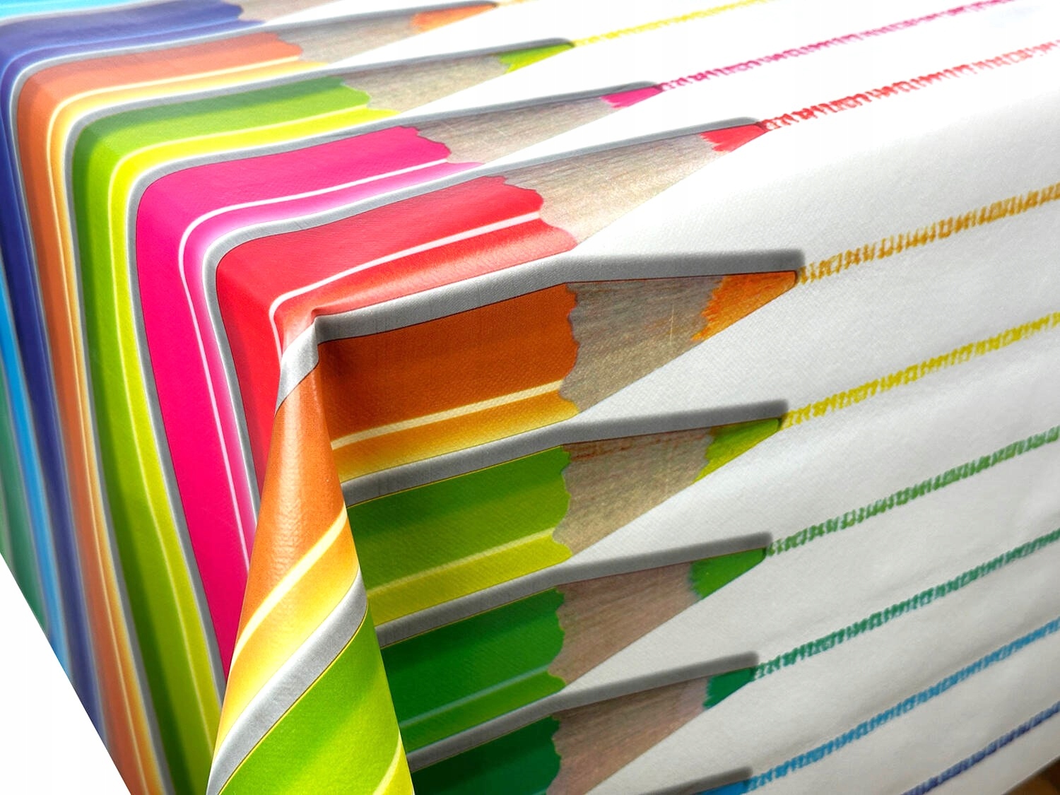 OBRUS CERATA DEKORACYJNA NA TKANINIE PRZEDSZKOLA SZKOŁY STÓŁ URODZINY 140 Typ obrus