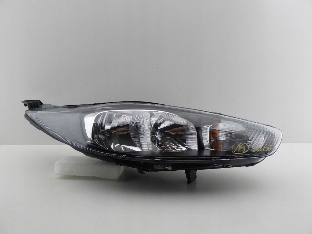 FORD FIESTA MK7 LIFT 12- light right
