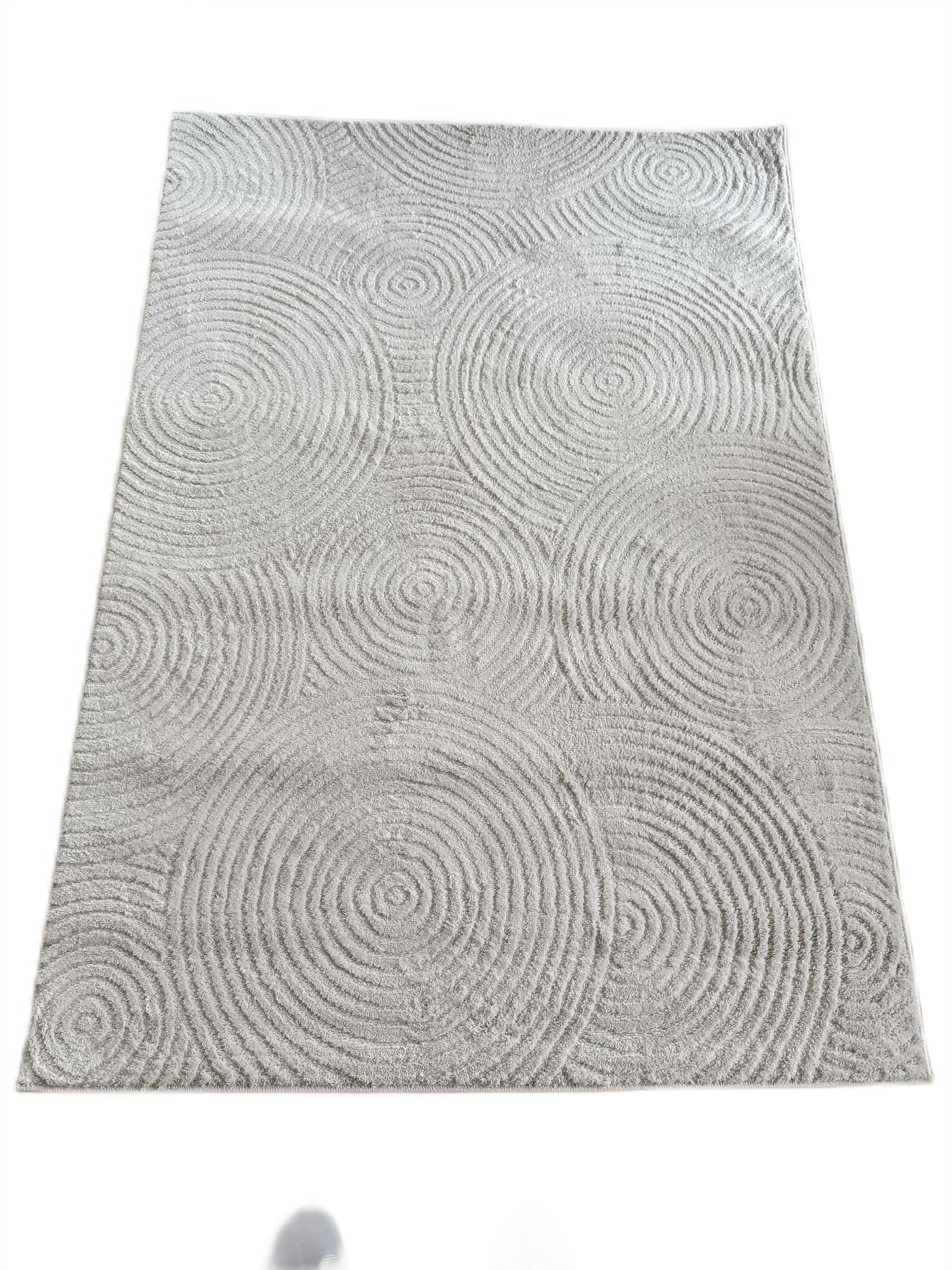 Moderný plyšový koberec 120 x 170 cm s krátkym mäkkým vlasom, farba krémová