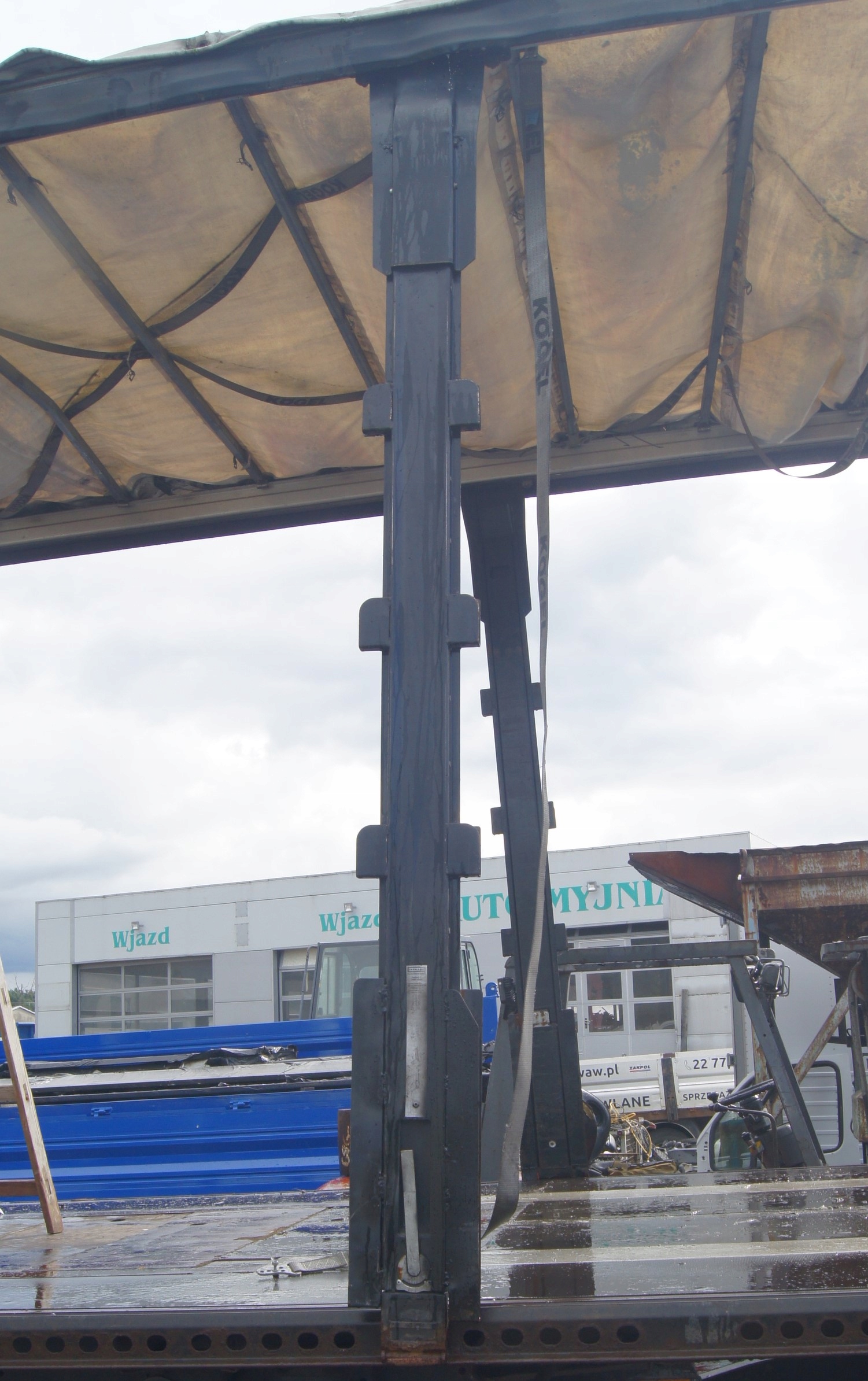 KONICA СТІЙКА ДВЕРІ НАПІВПРИЧЕПА KOGEL