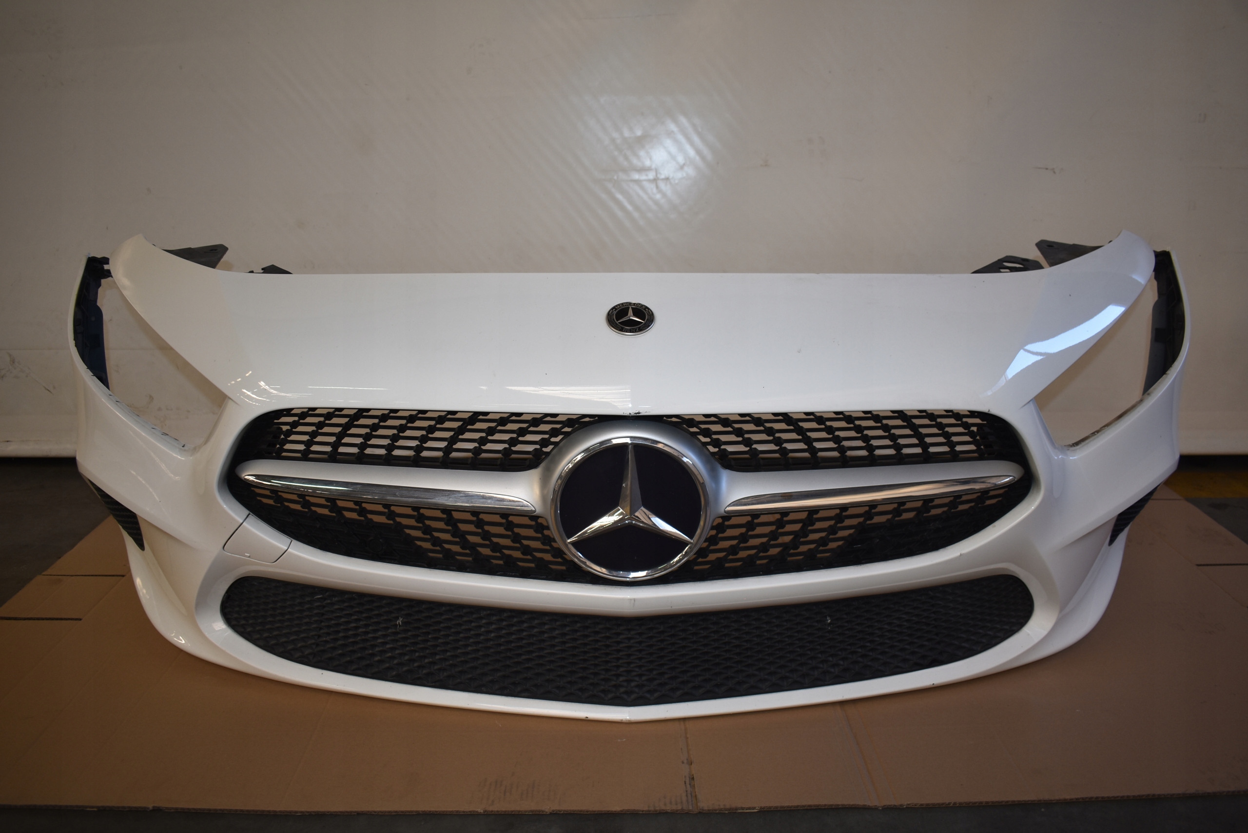 IDEALNY bumper front front MERCEDES W177 colour 149 1