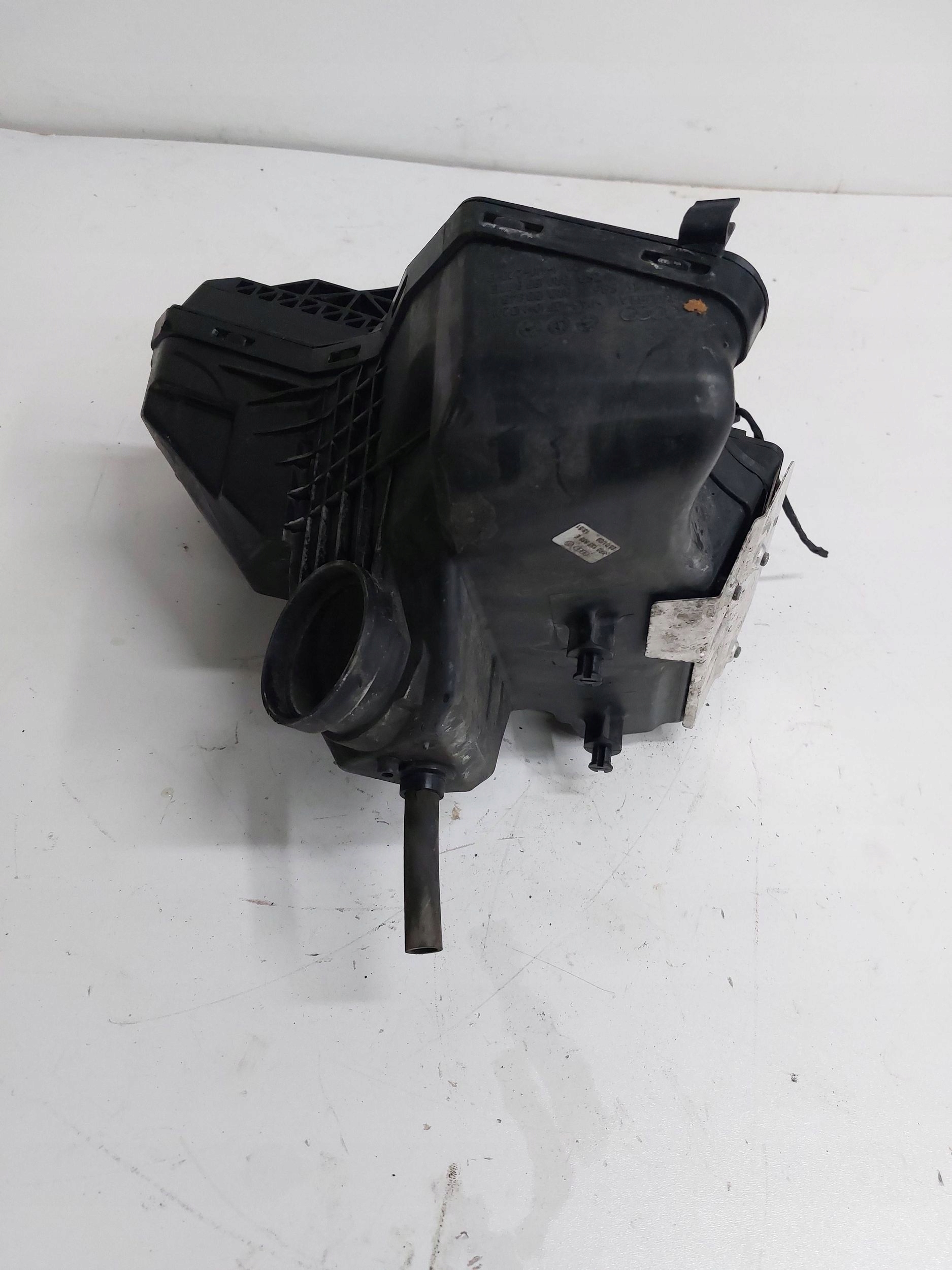 AUDI Q5 8R 1.8 2.0 TFSI Gehäuse filter luft 8R0133843B