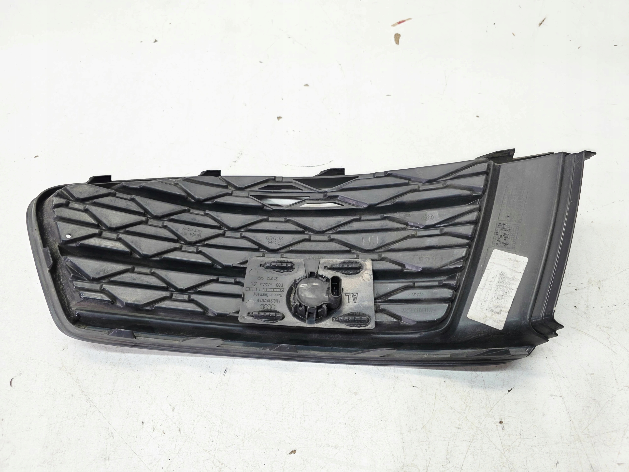 grid grille spoiler of a bumper left AUDI A6 C8 4K0807681