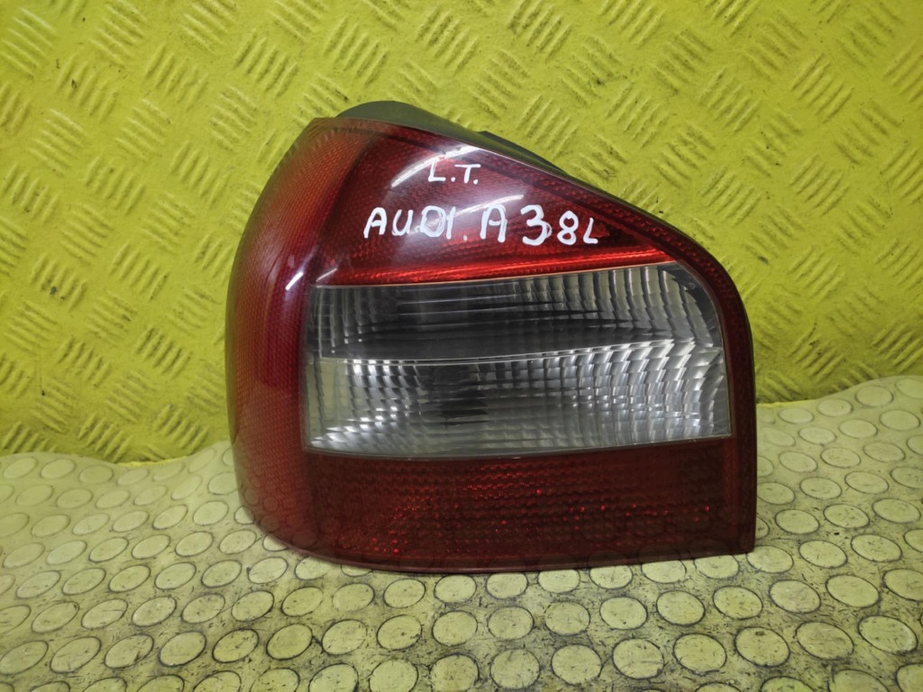AUDI A3 8L light left rear part 8L0945095