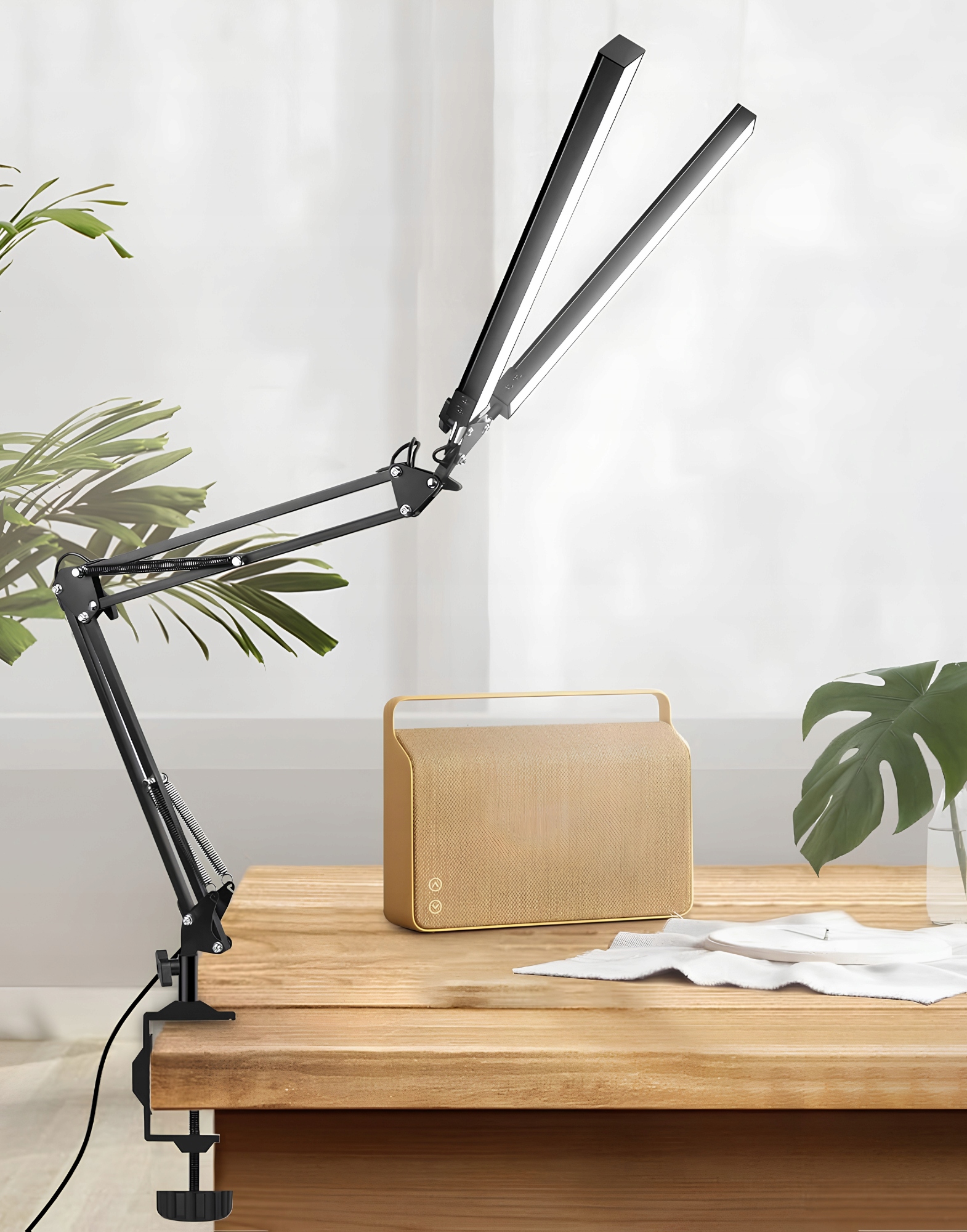 Lampka biurkowa LED RegMag 14 W z podwójnym panelem i zaciskiem