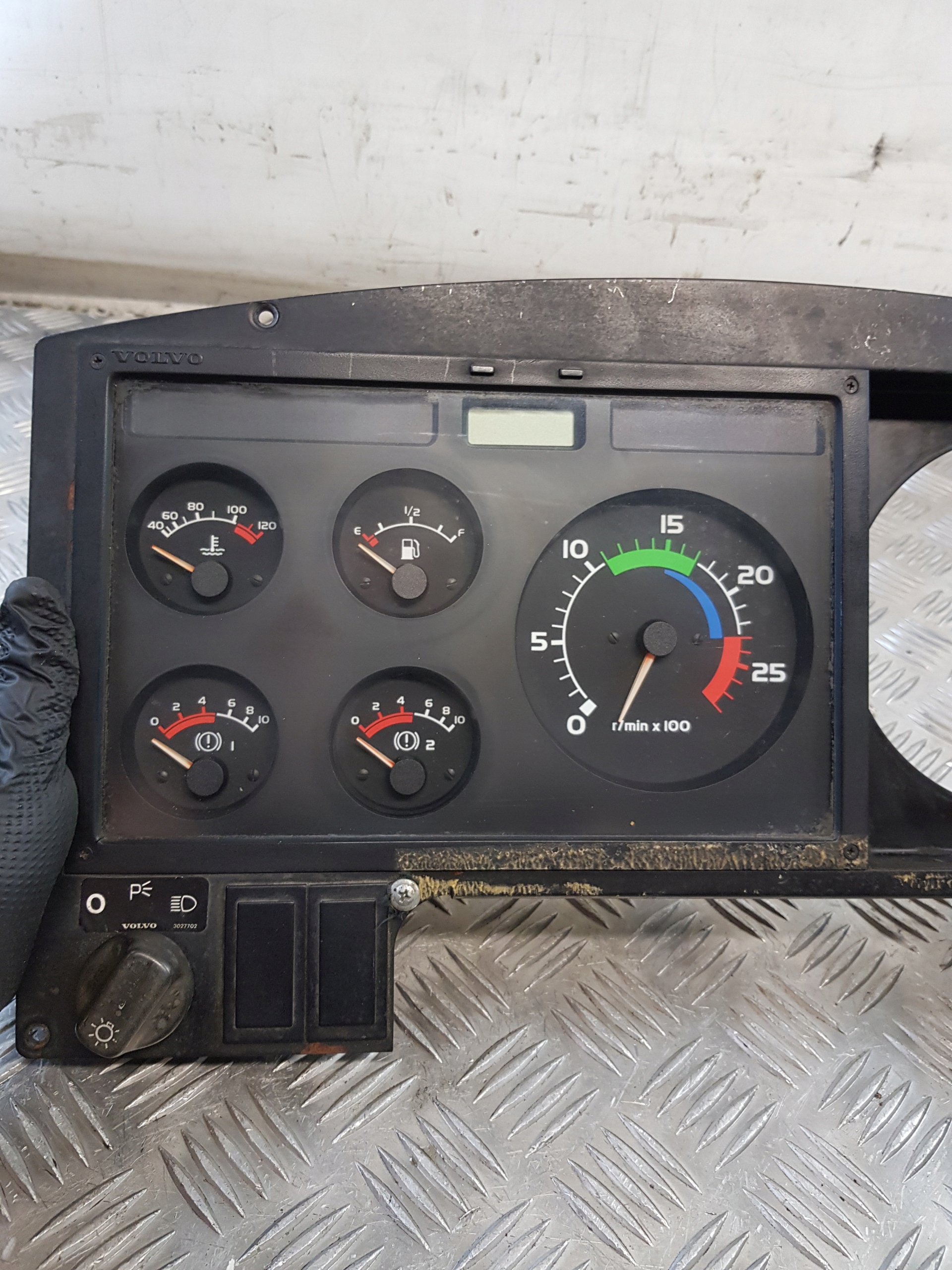 dials DO AUTOBUSU VOLVO 9519257 + switch SWITEL