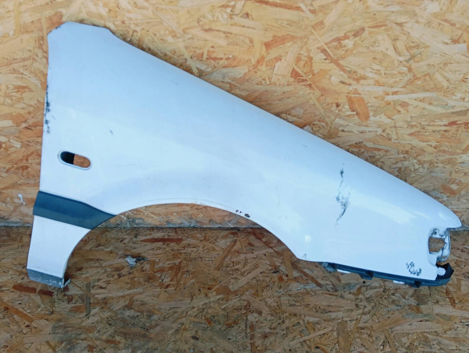 fender right front Volkswagen Passat B4 95r