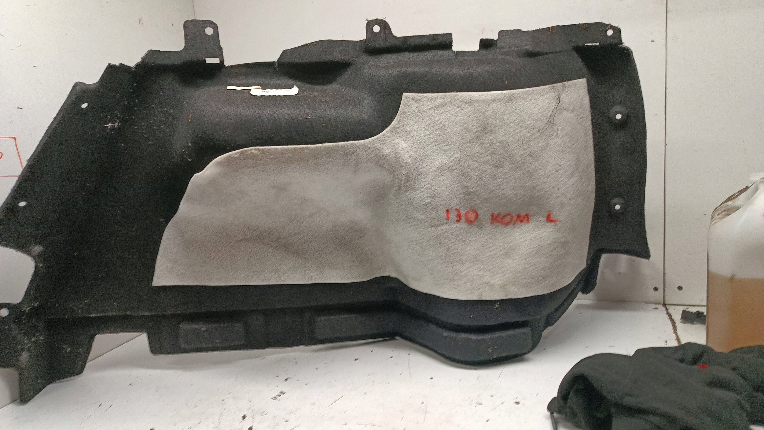 HYUNDAI I30 and KOMBI side upholstery boot left rear part 2007-12R