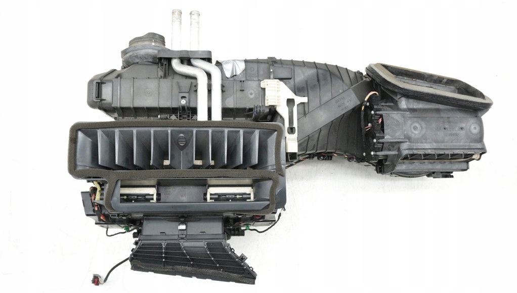 радиатор отопителя Audi A5 8T A4 B8 8K1820005AB