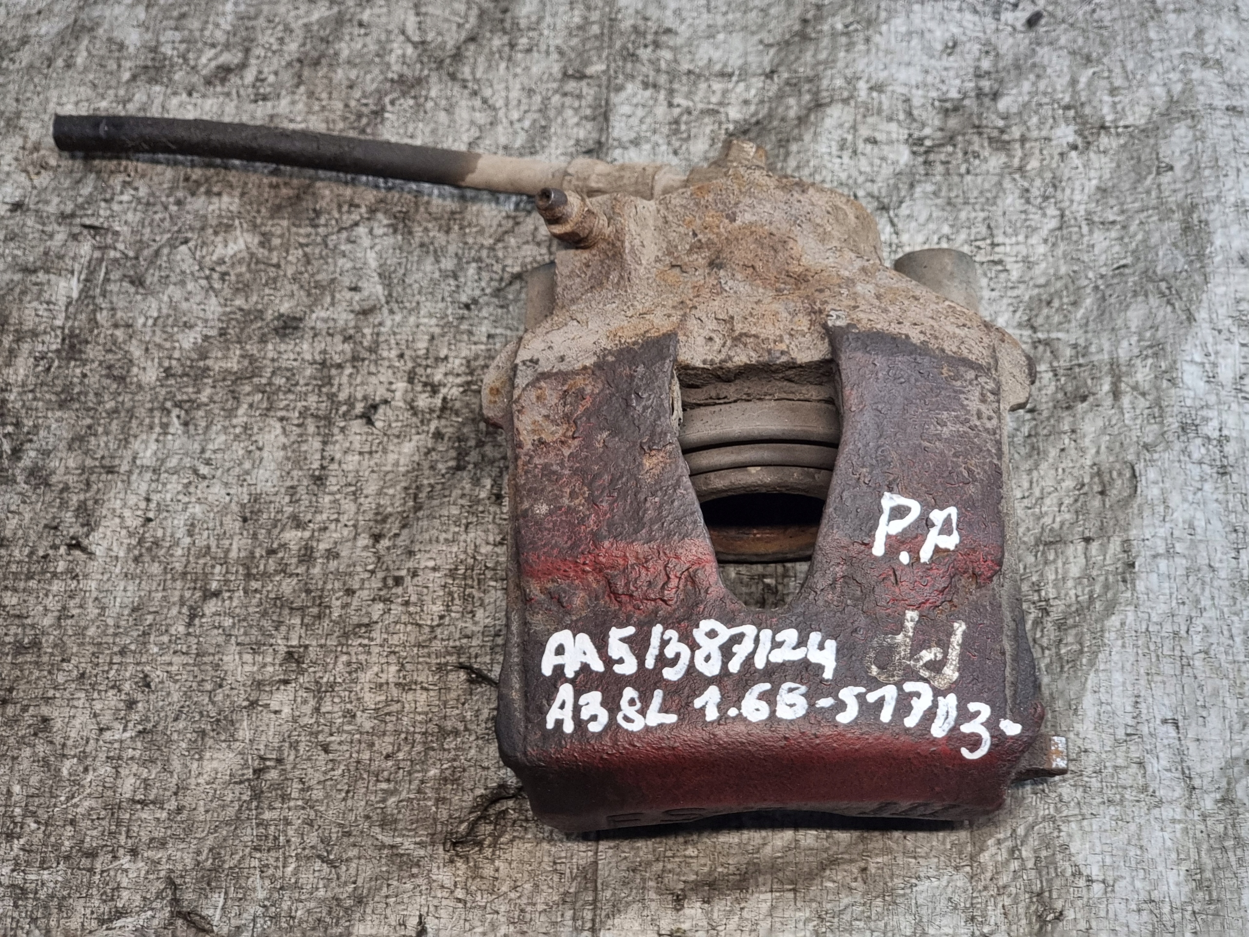caliper brake right front AUDI A3 8L 1.6B 75kW 01r