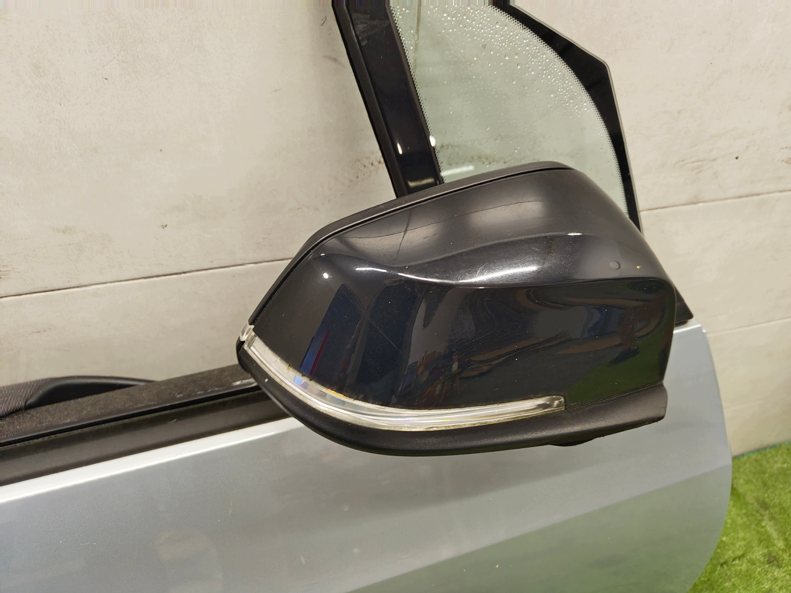 BMW i3 door right front mirror colour B72