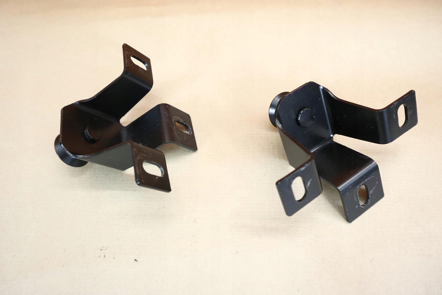 MERCEDES SLK R171 RYGIEL ZAWIAS DACHU 1717500115 Producent części Mercedes-Benz OE