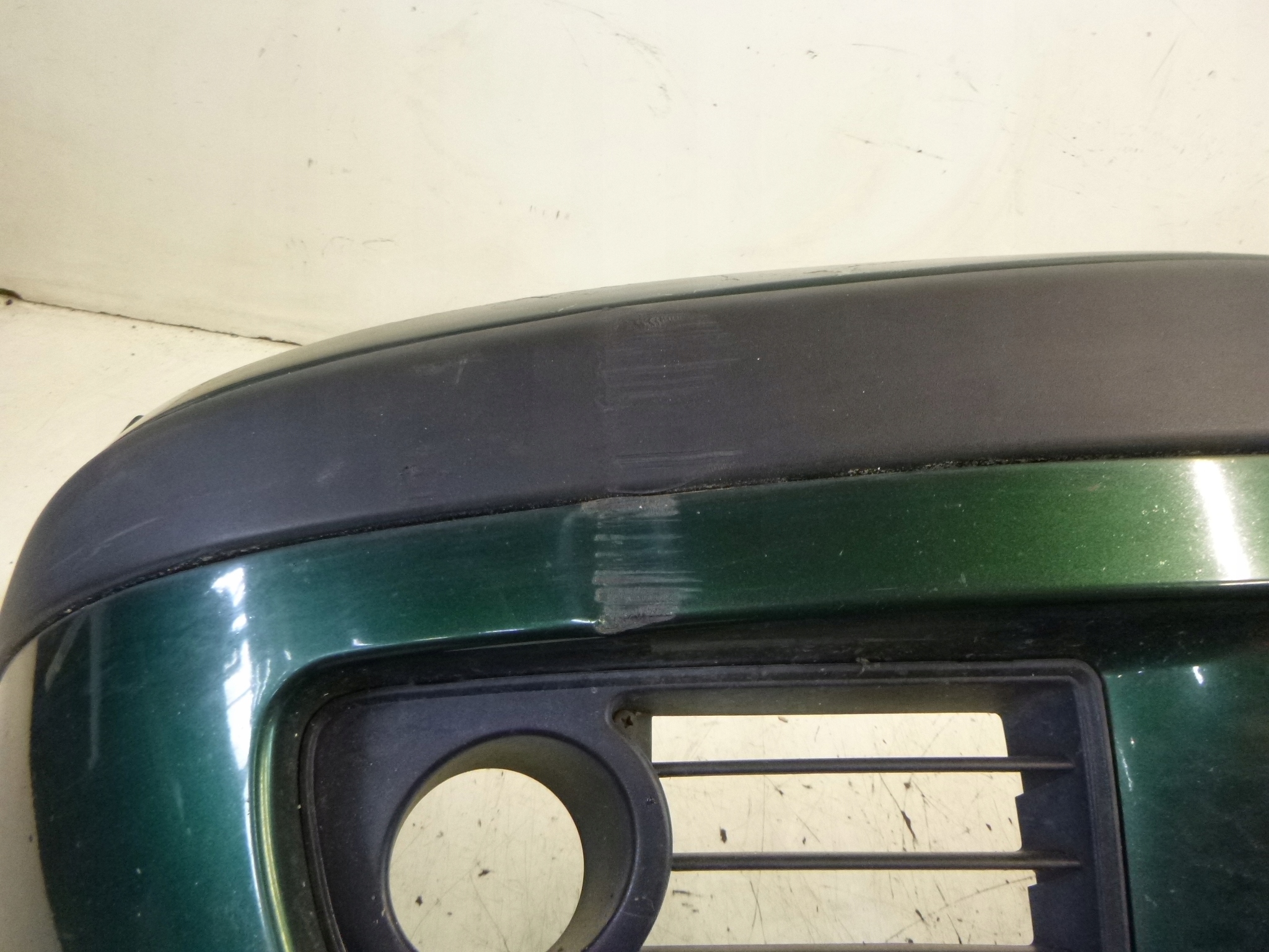 FRONTSTOSSSTANGE MITSUBISHI CARISMA LIFT G19 2001R.