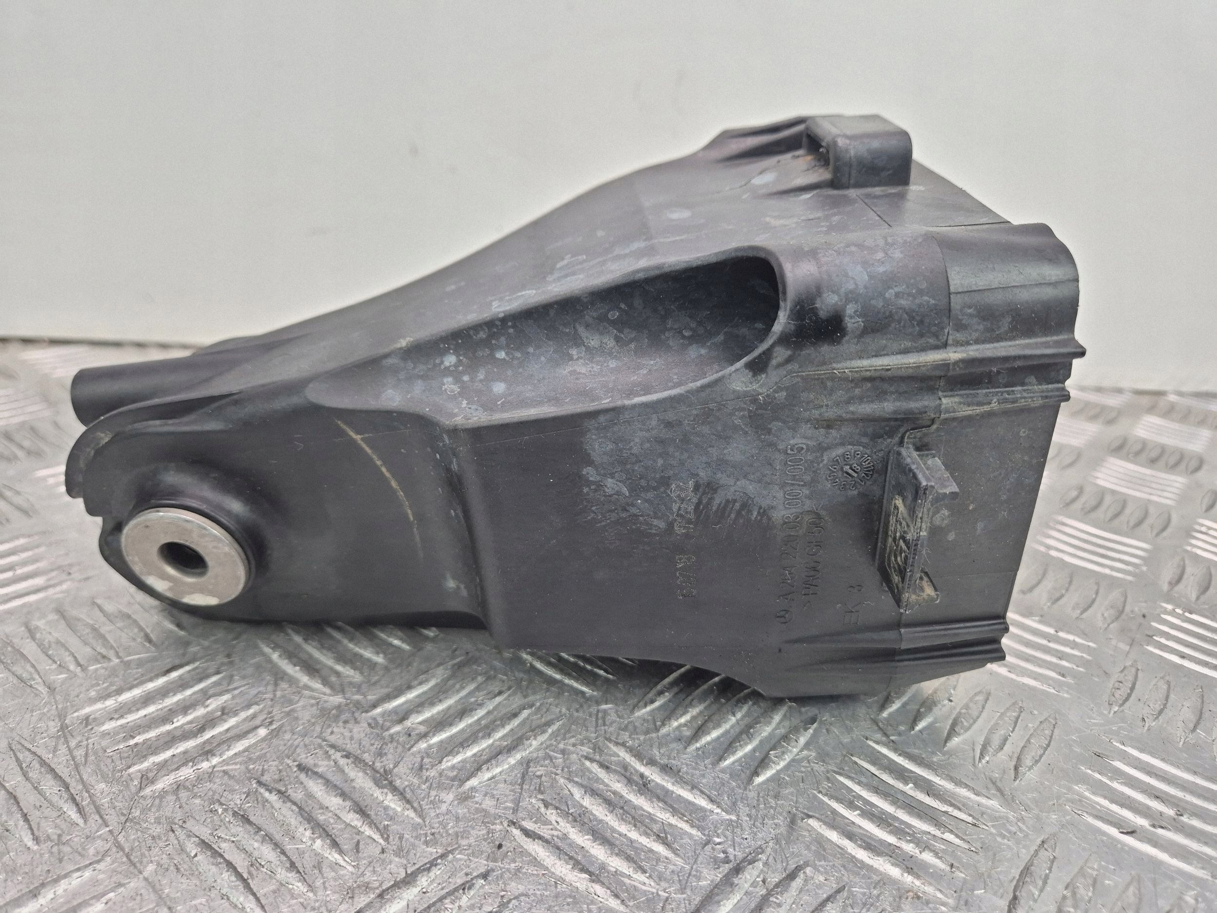 engine mount Mercedes C200 W205 A2642200300 M264.920
