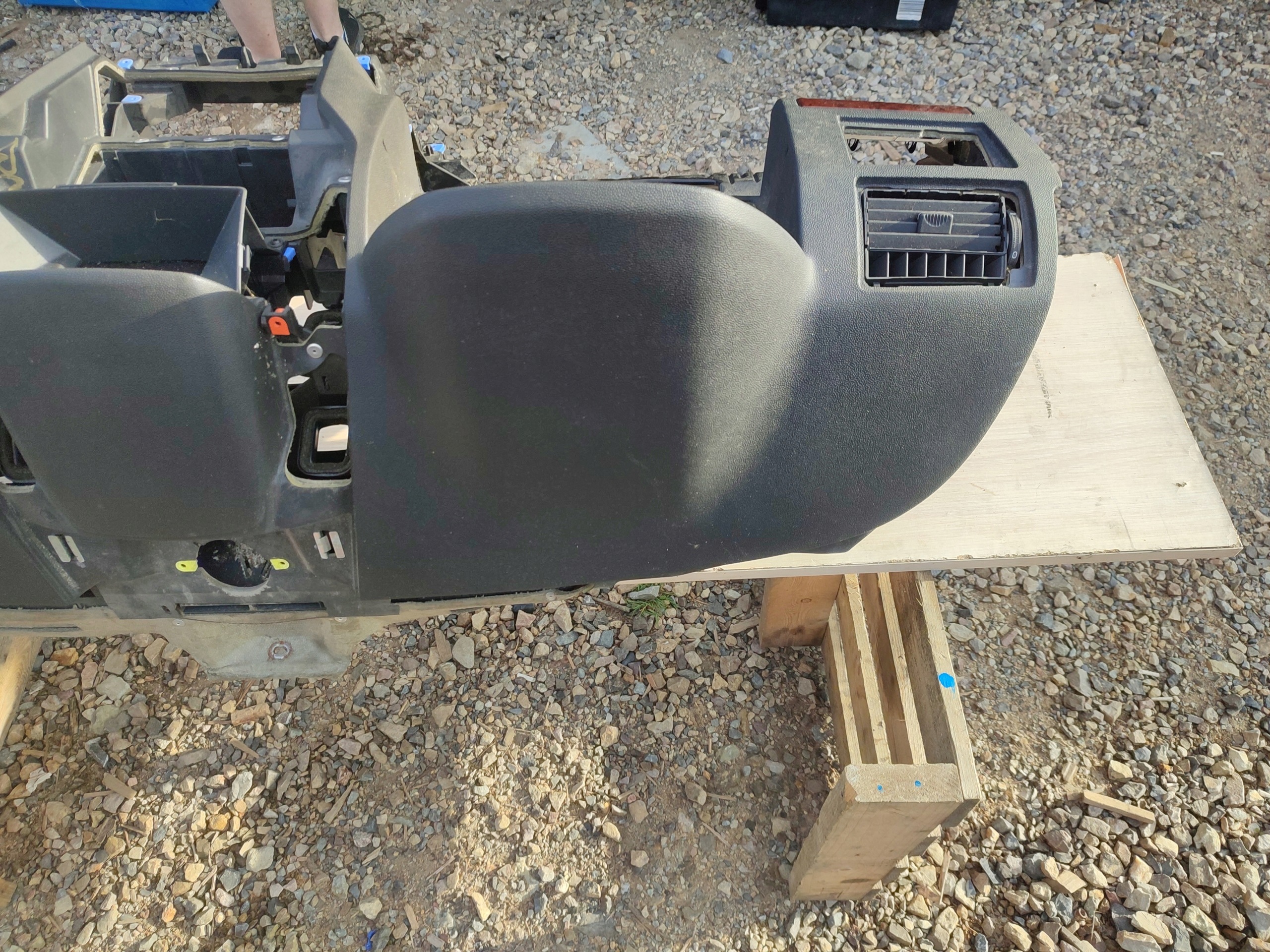 console dashboard instrument panel cockpit OPEL ZAFIRA B 13206043