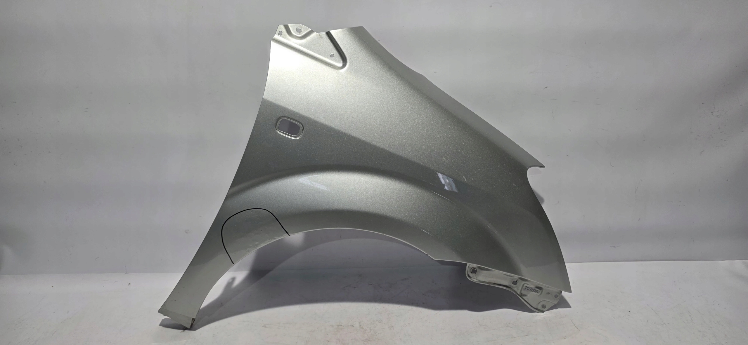 fender right front TOYOTA COROLLA VERSO 04-09 original